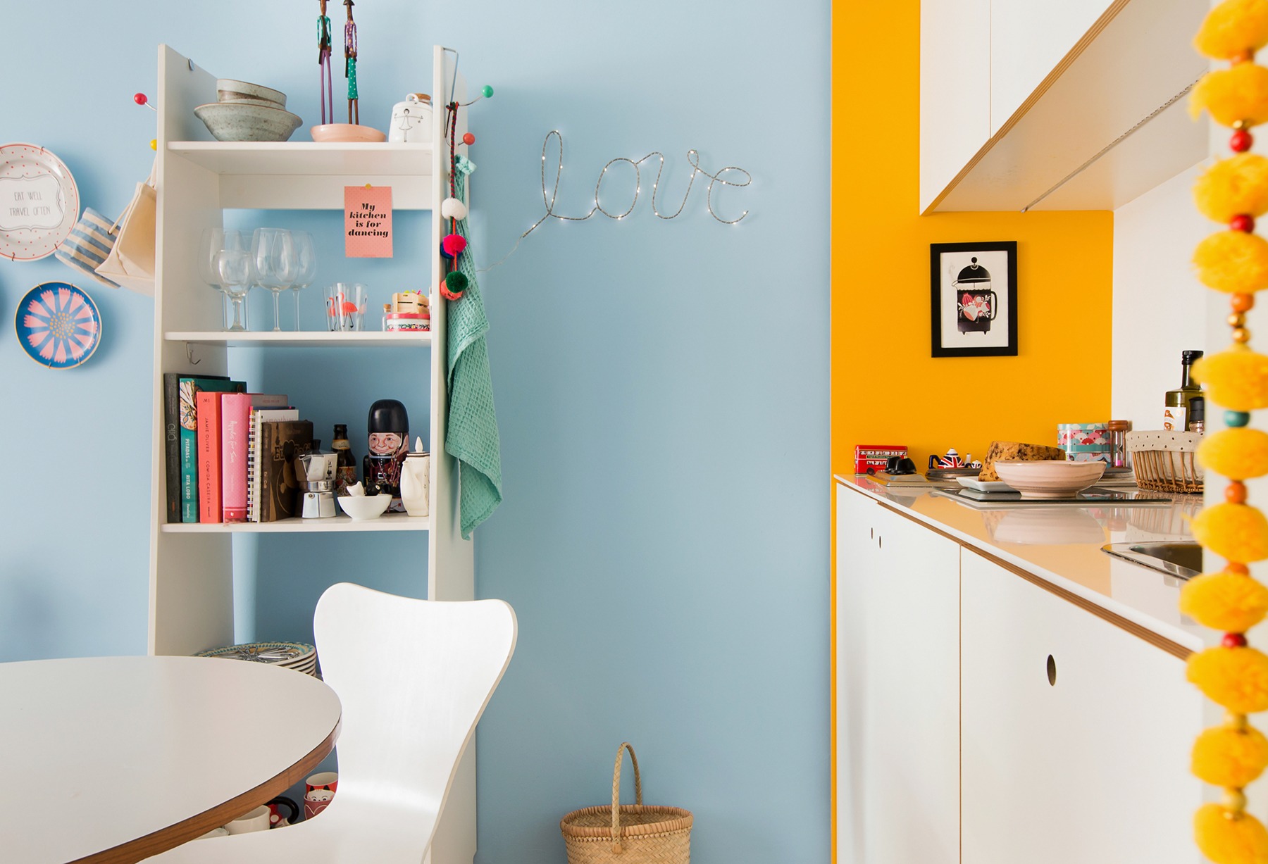 Apartamento pequeno de 35m² e colorido