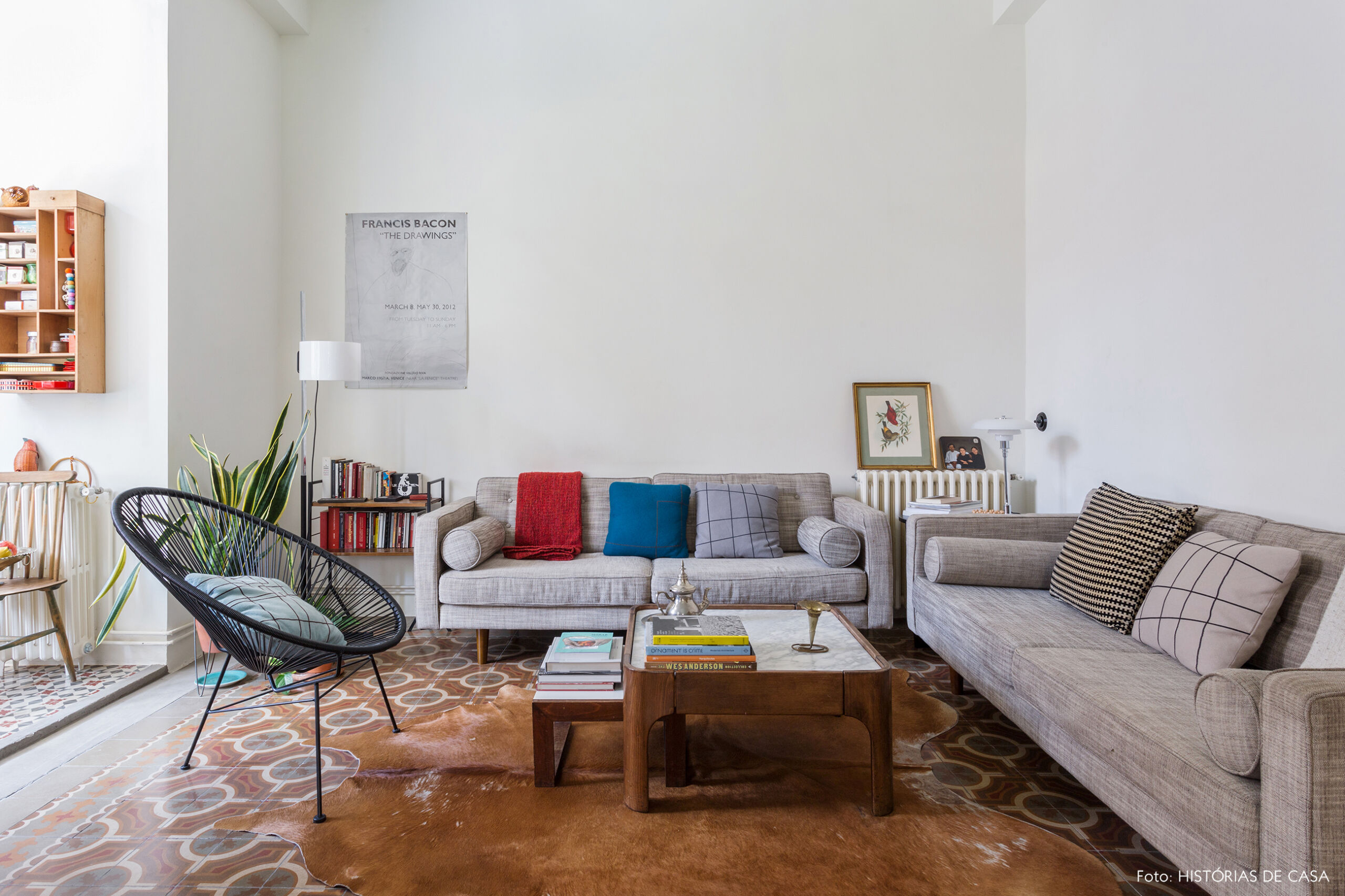 Apartamento em Barcelona com piso de ladrilhos na sala