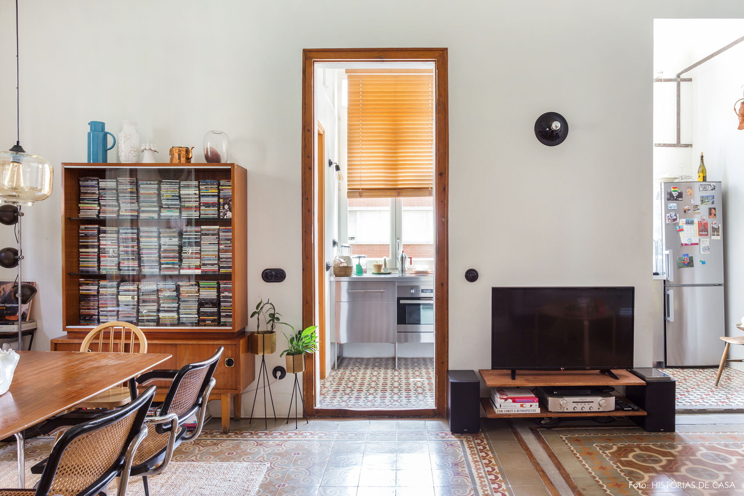 Apartamento em Barcelona com piso de ladrilhos na sala