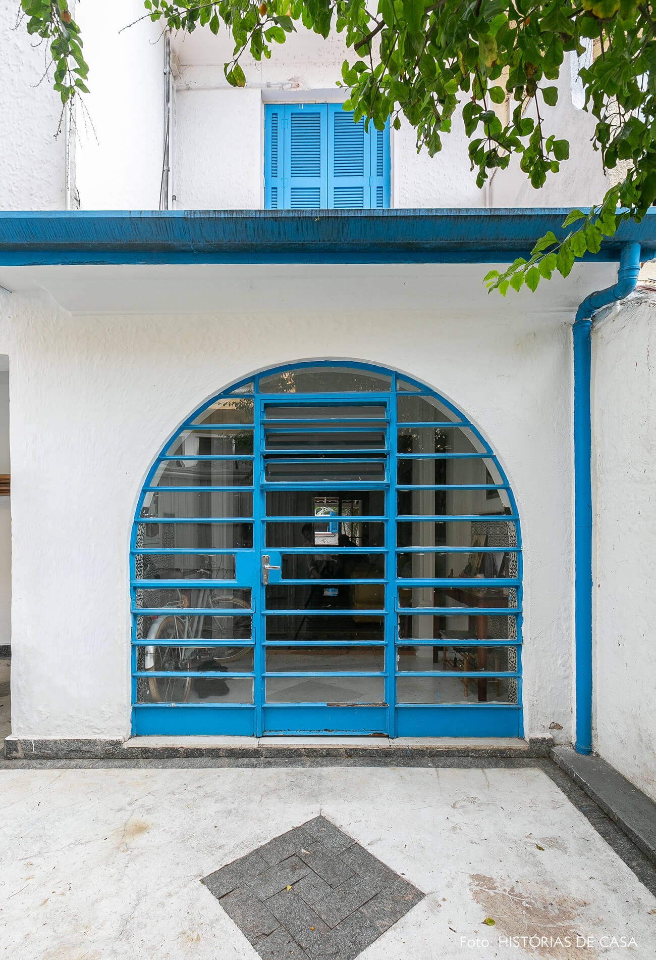 Casa dos anos 40 com esquadrias em arco