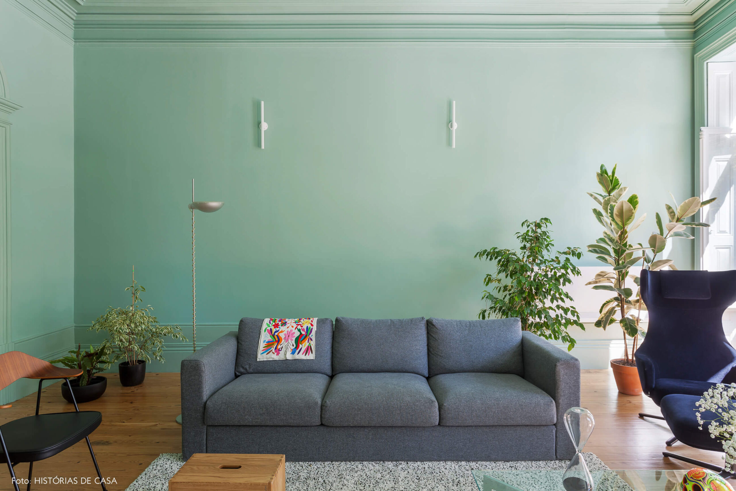 Apartamento com sala pintada de verde