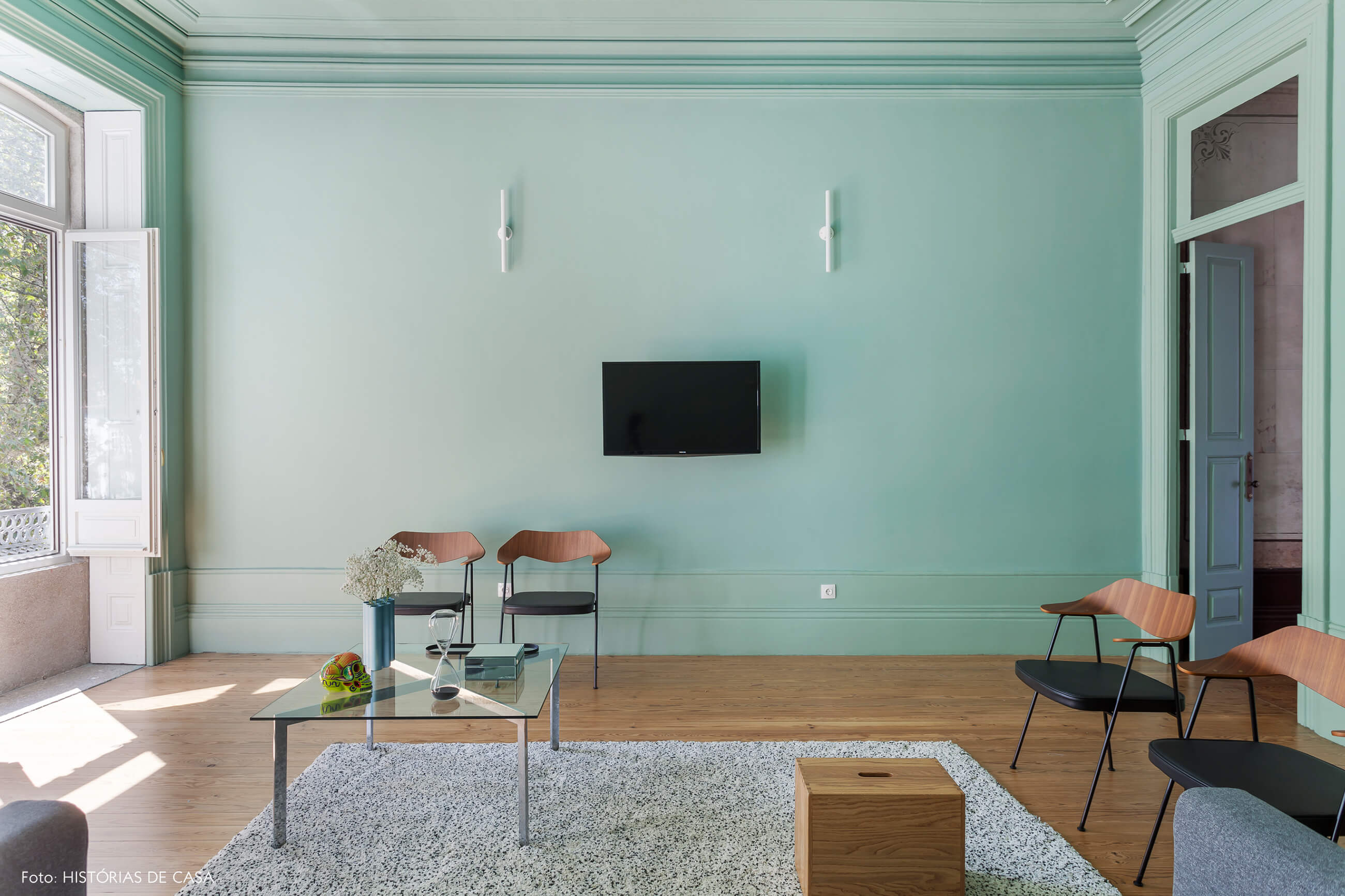 Apartamento com sala pintada de verde