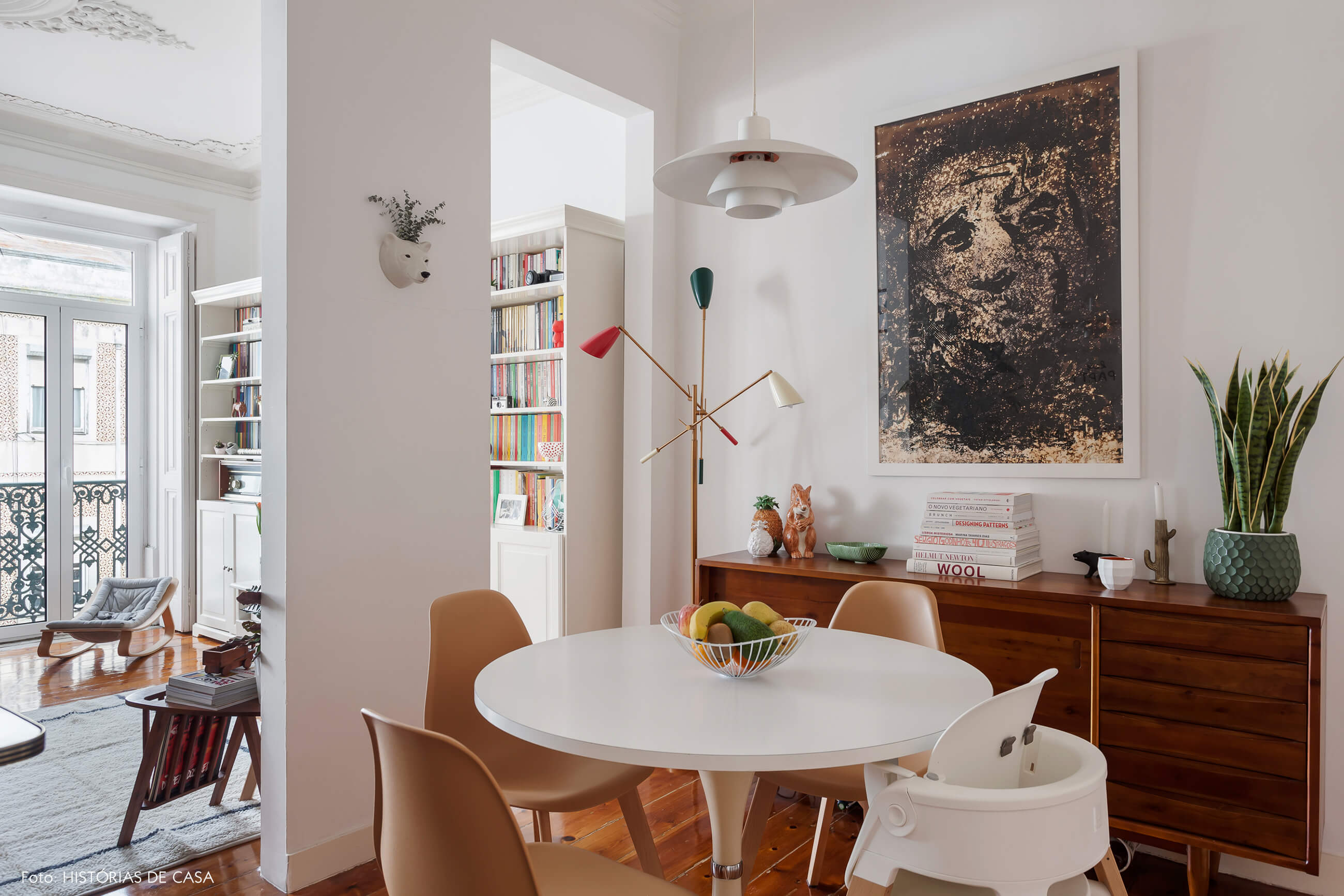 Apartamento em Portugal, decoração da sala de jantar com móveis vintage