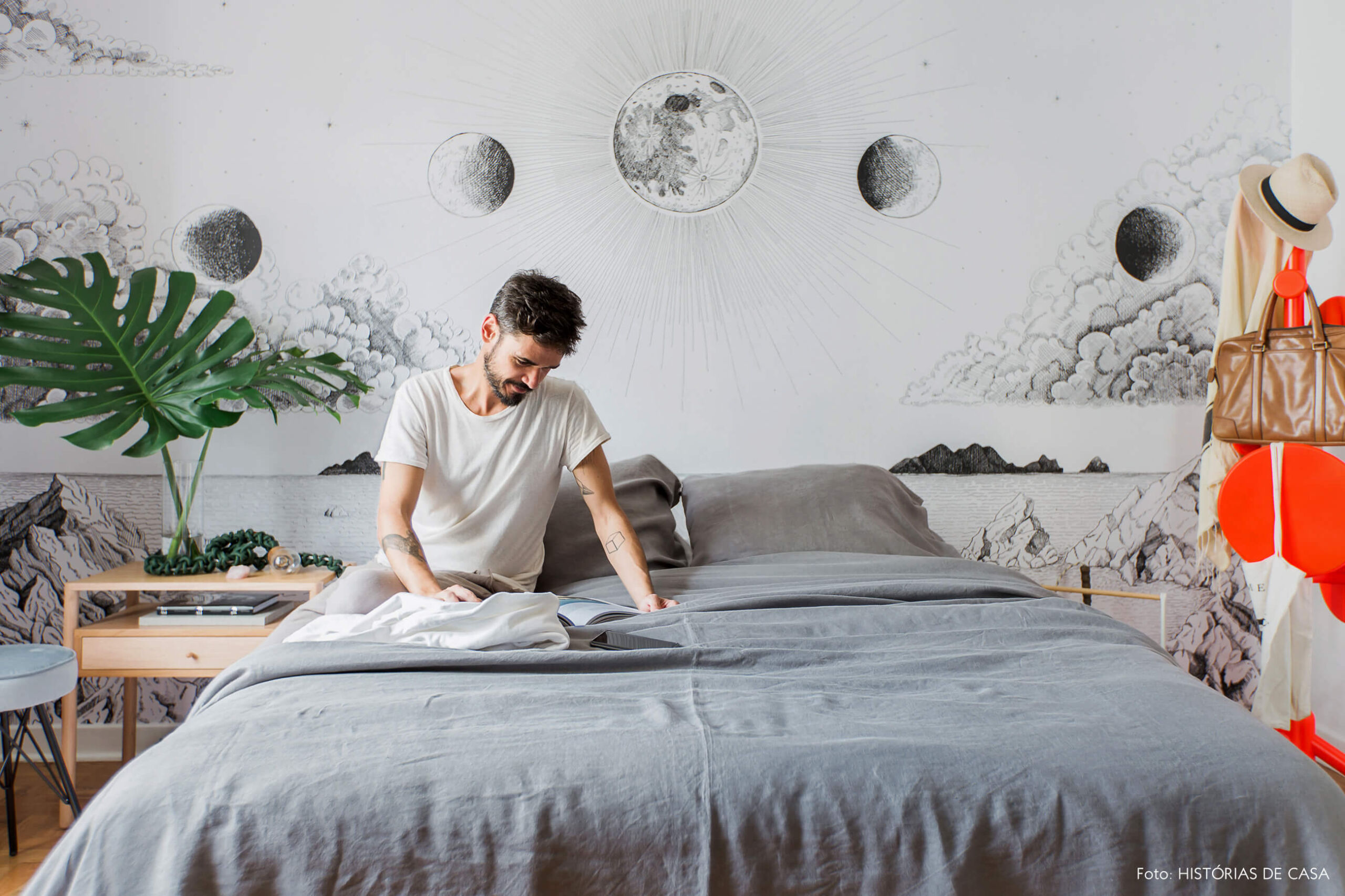 Apê alugado e quarto com papel de parede da marca branco.