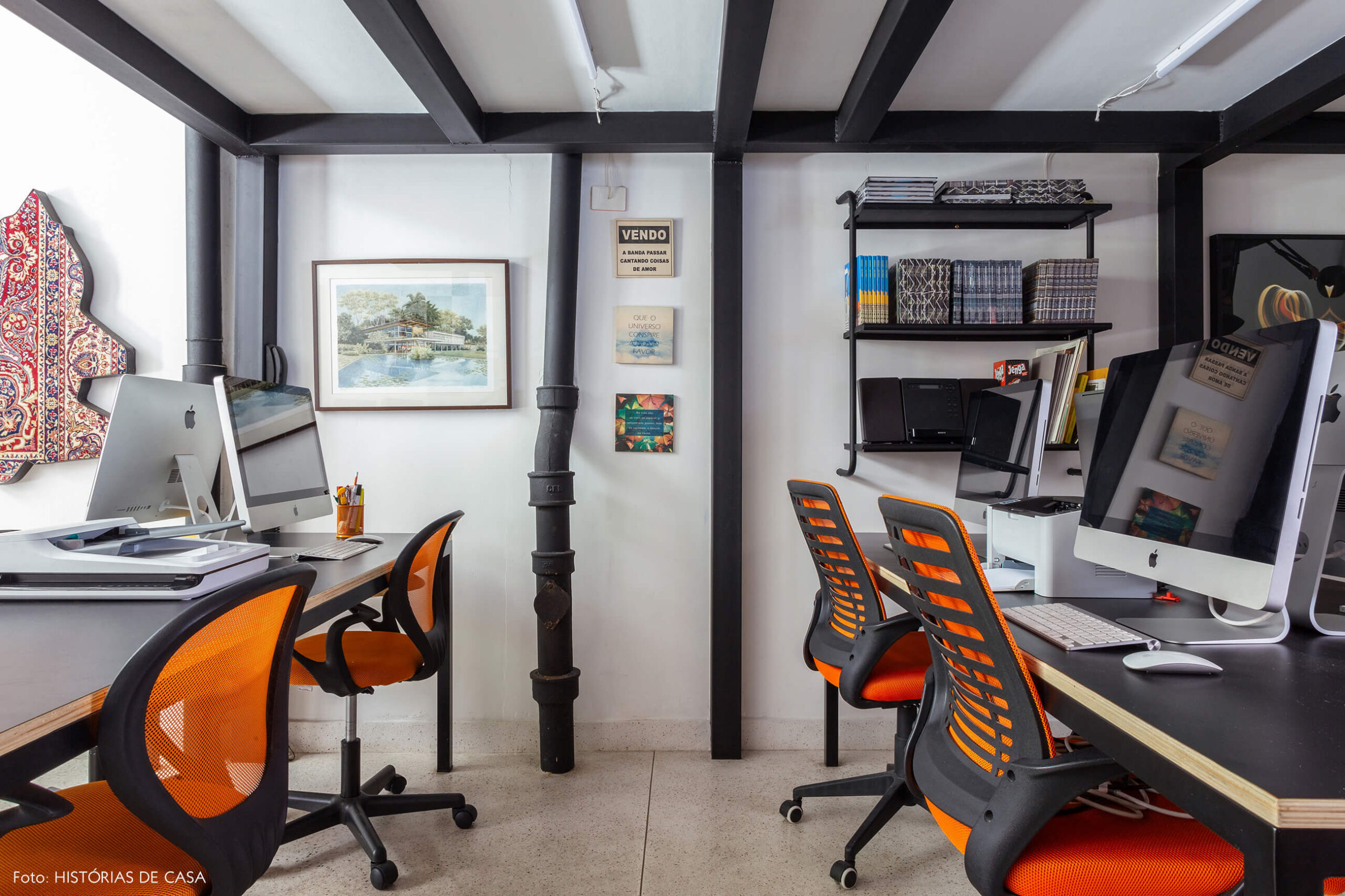 Novo escritório da imobiliária Refúgios Urbanos, no térreo de um prédio residencial