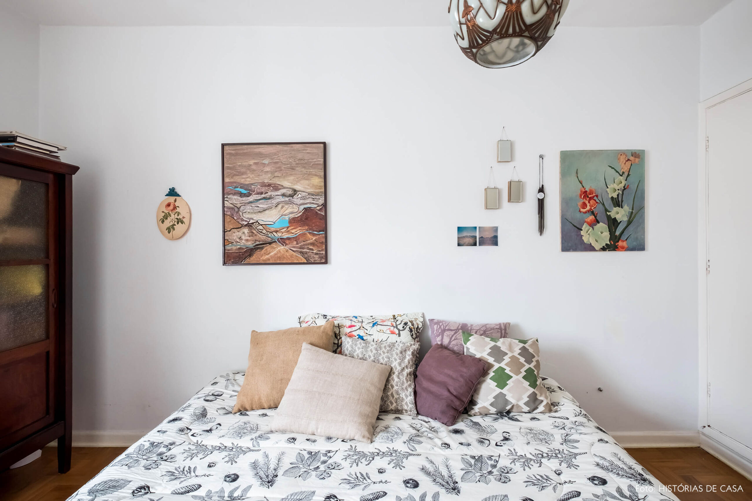 Quarto de hóspedes com decoração vintage