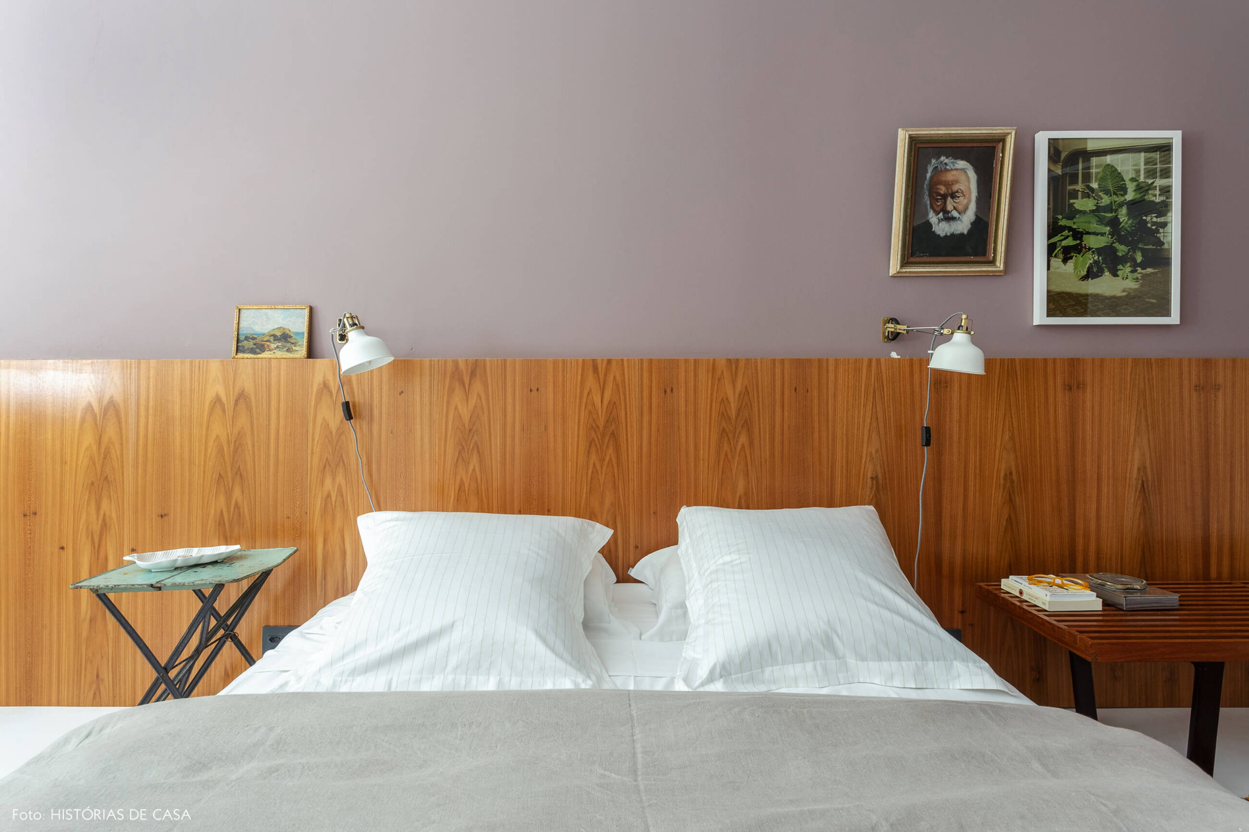 A casa do Maurício Arruda, quarto com cabeceira de madeira