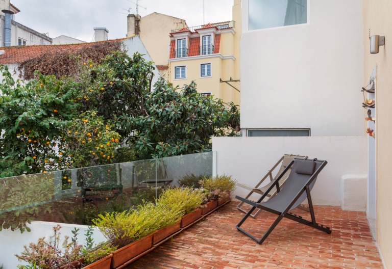 Apartamento em Lisboa com terraço e cozinha integrada