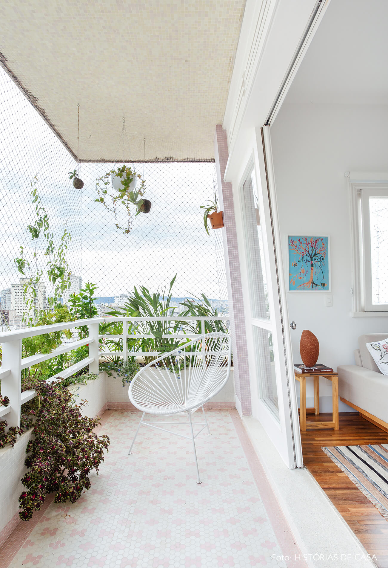 Apartamento com varanda no Edifício Parque das Hortênsias