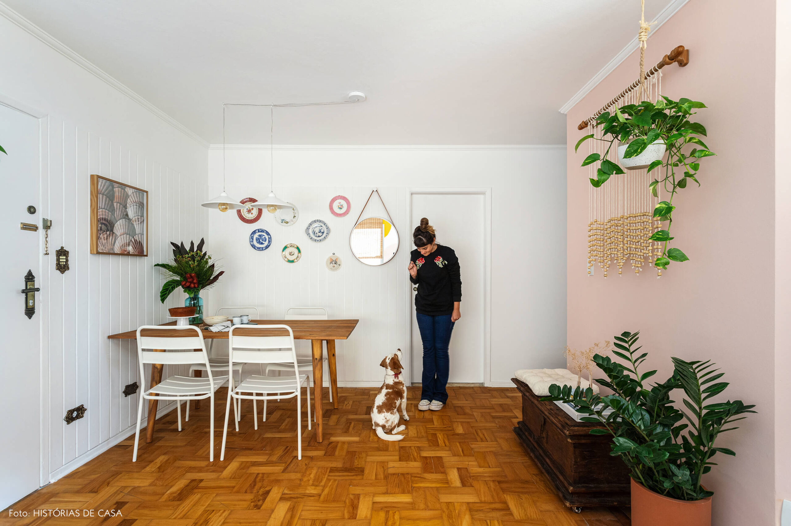 Antes e depois, sala nova e mais colorida após pequena reforma