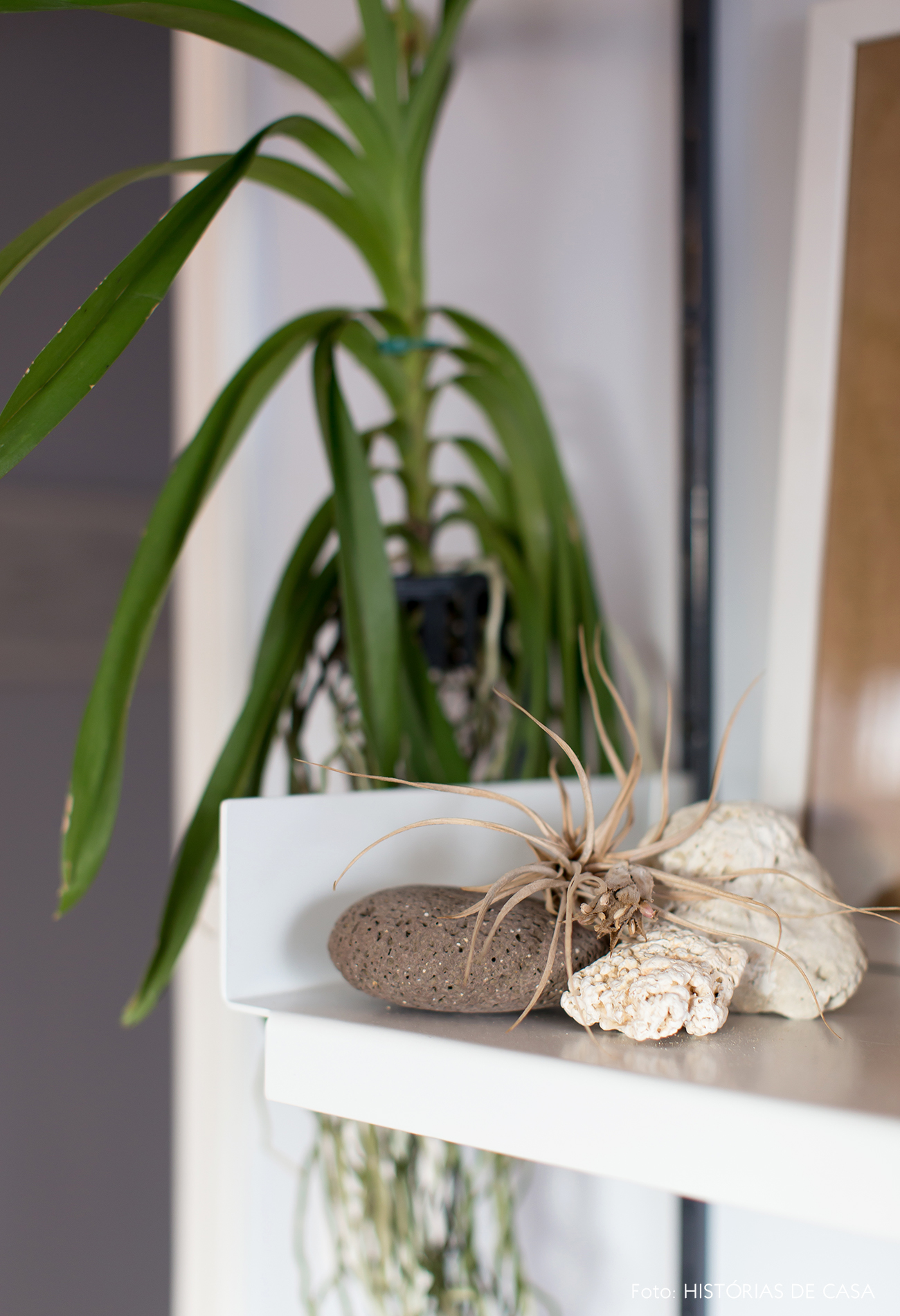 Detalhe estante modular branca