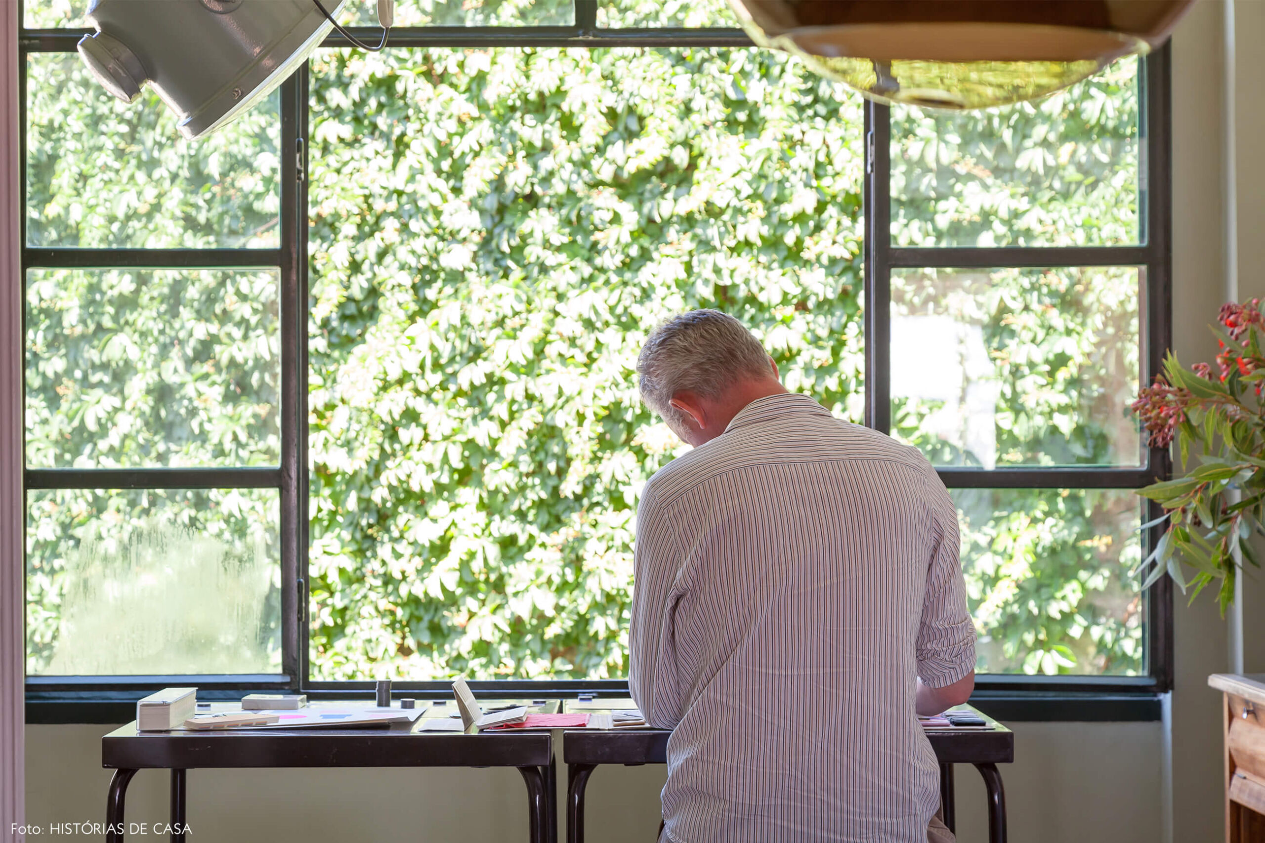 Ap decoração retrato no home office verde