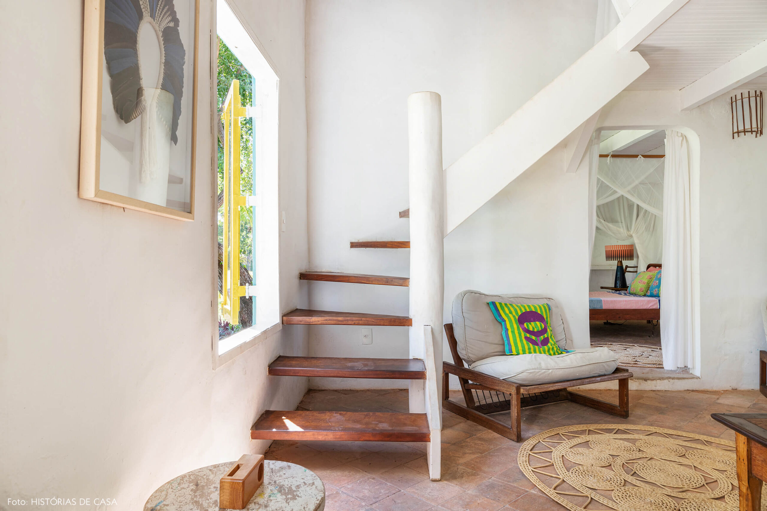 flavia-decoração-trancoso-sala-branca-e-entrada-quarto