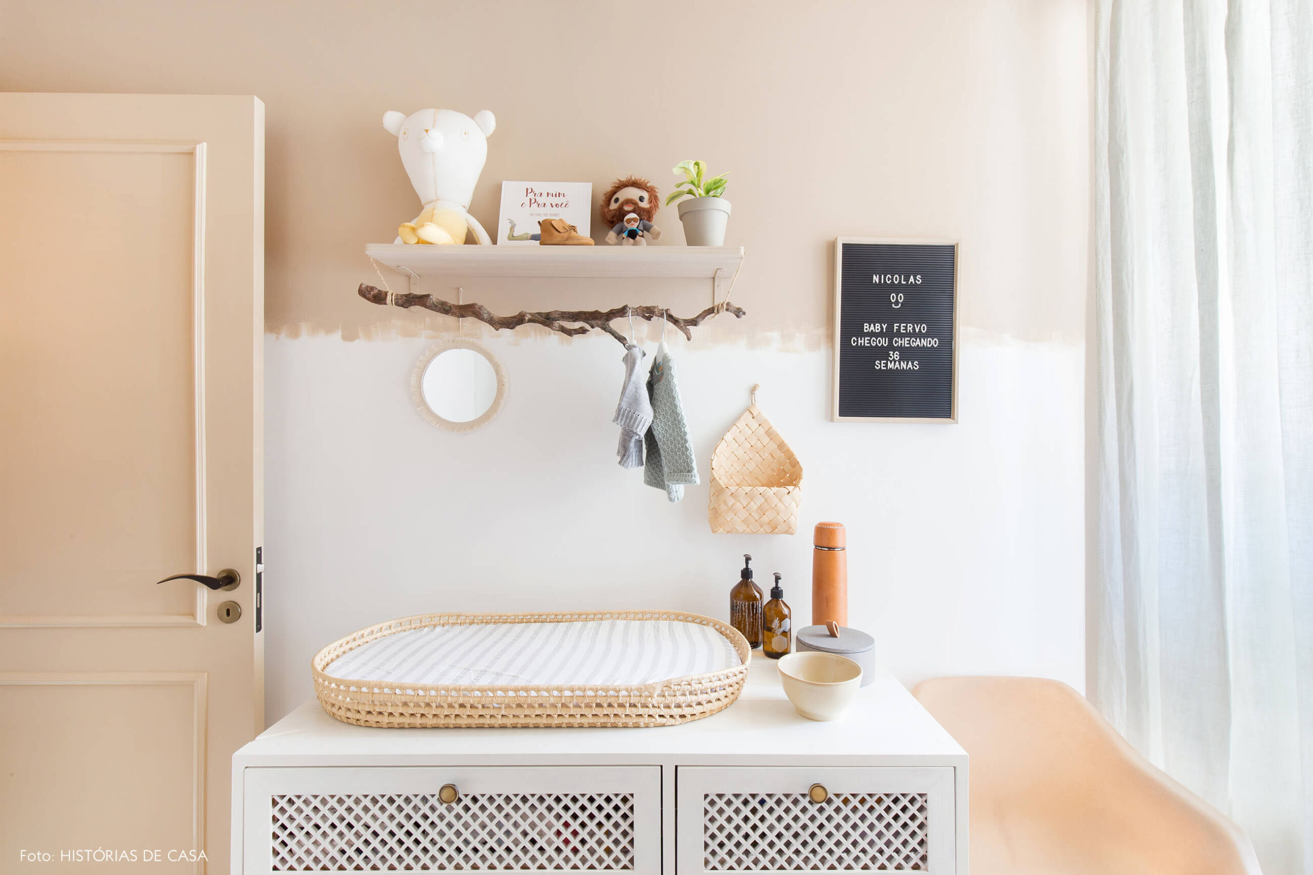 ju-cosi-home-decoração-quarto-bebe-com-cabideiro-de-galho