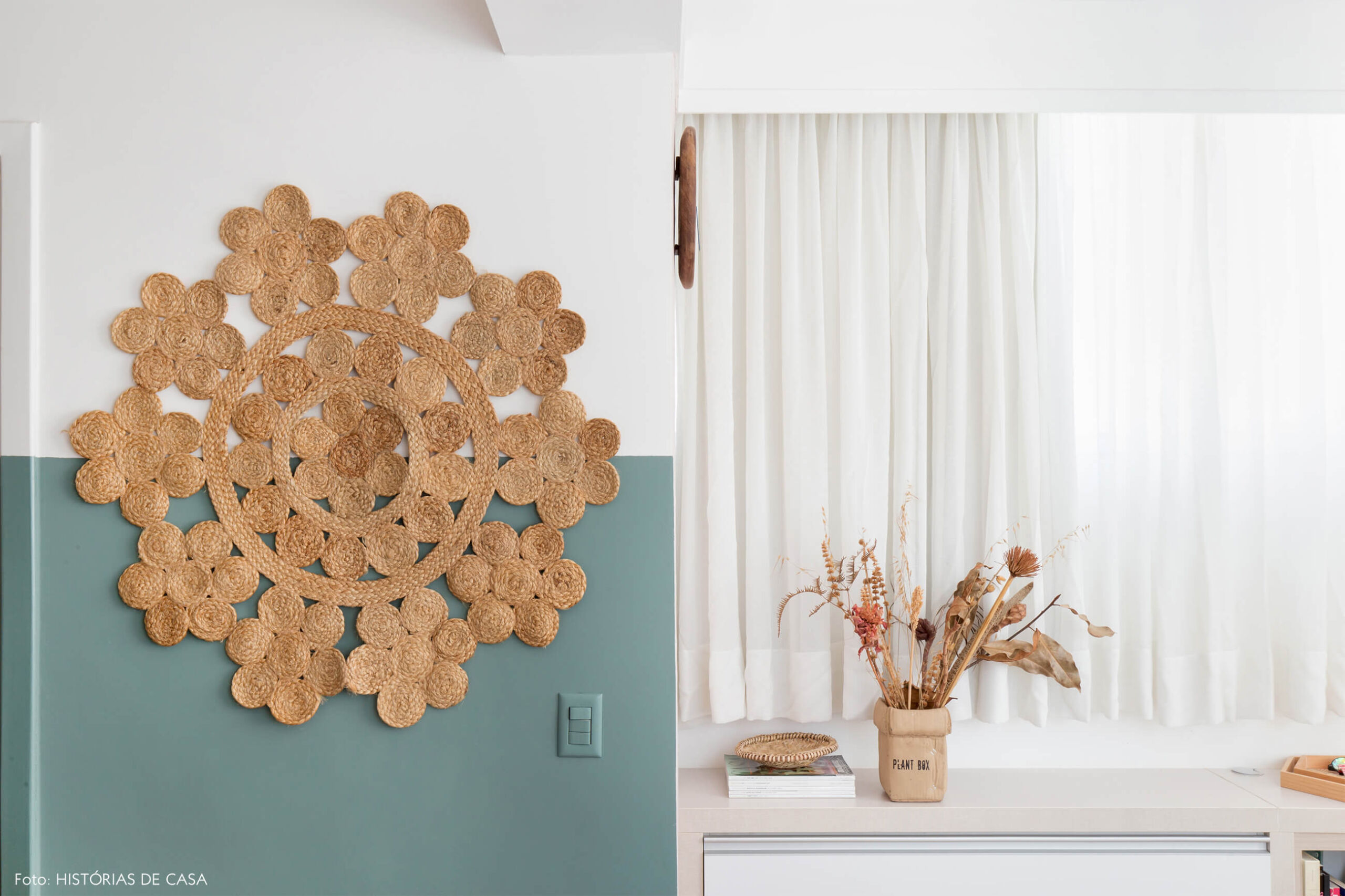 ju-cosi-decoração-meia-parede-azul