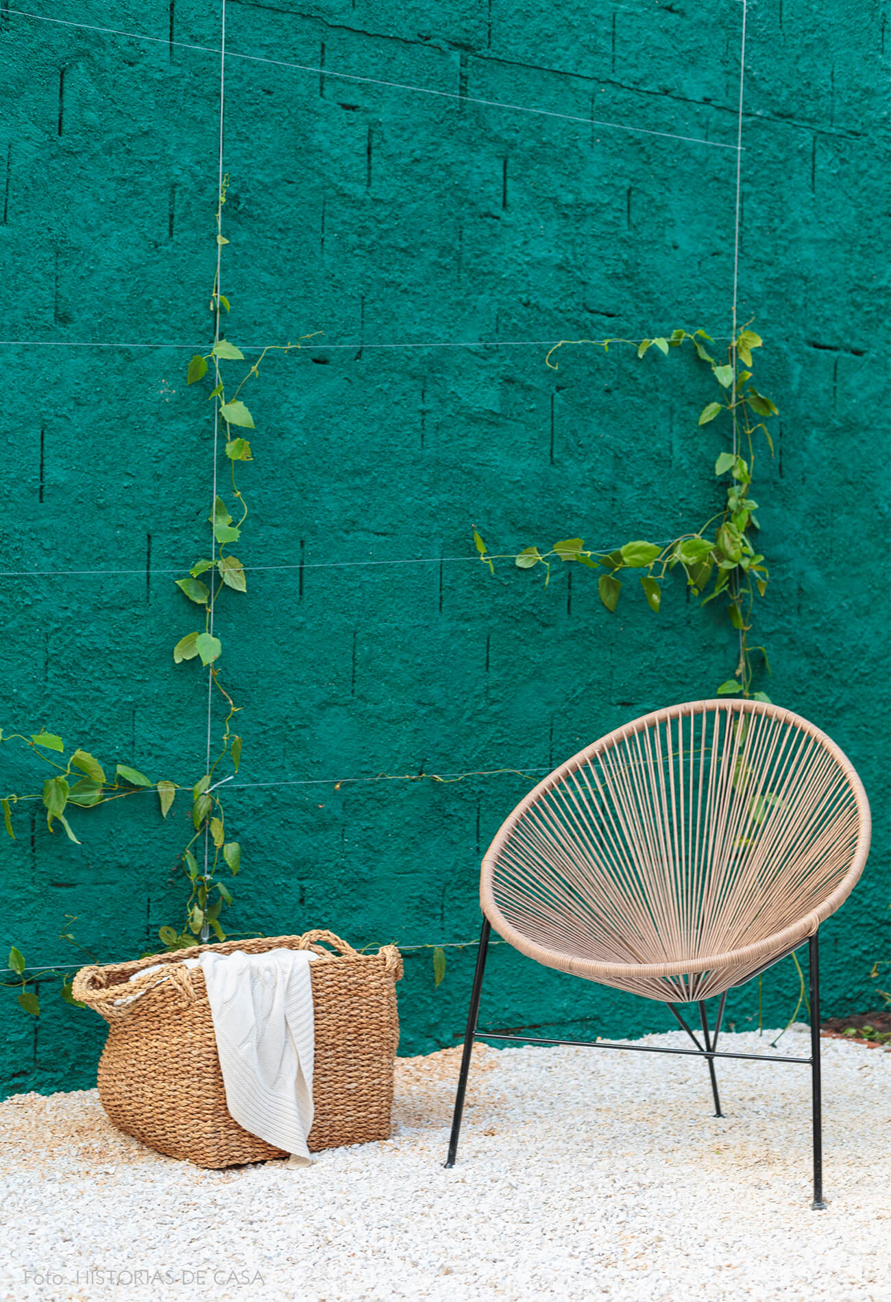 decoração antes e depois jardim leroy merlin parede verde e cadeira acapulco