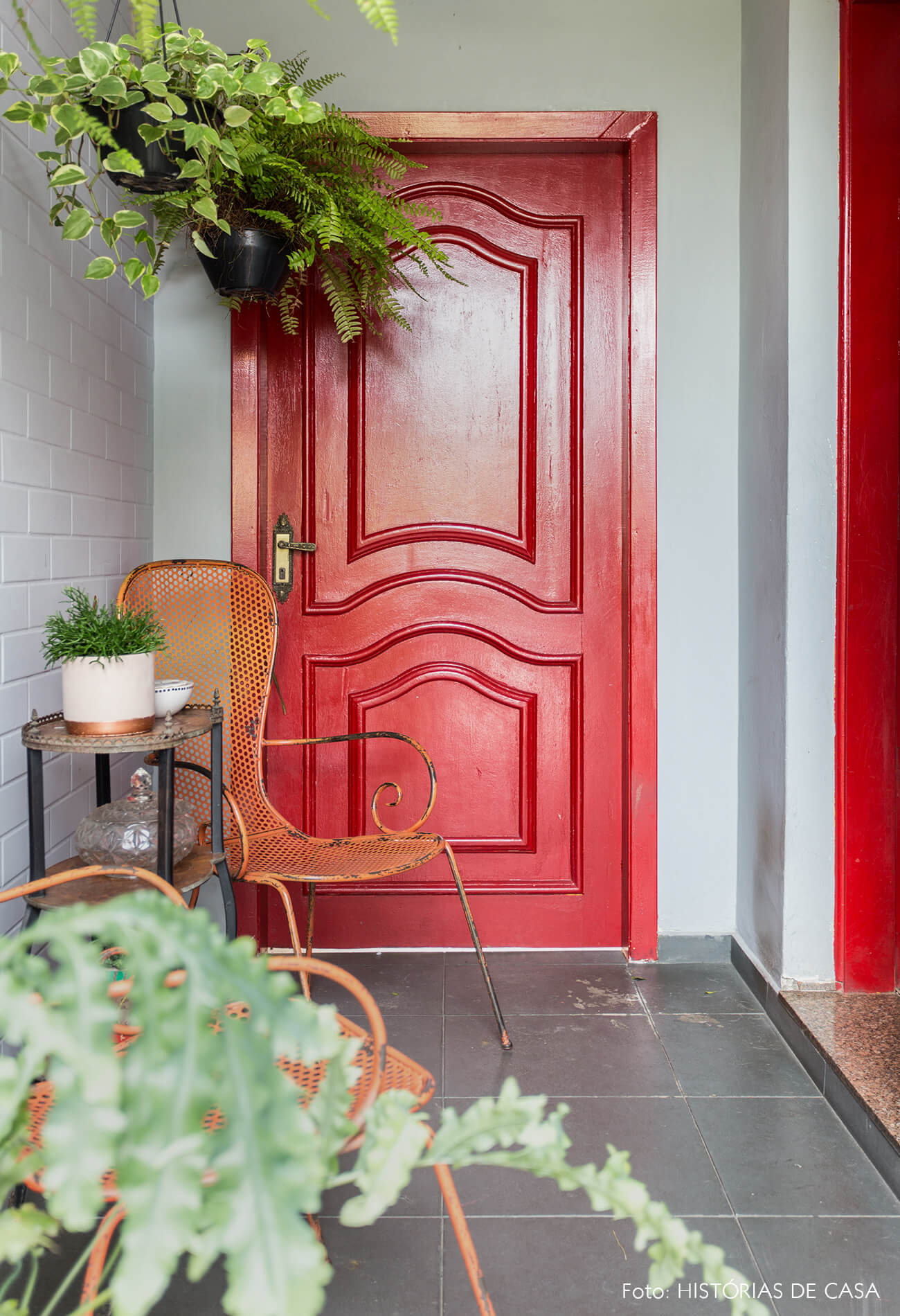 casa decoração hall entrada porta vermelha