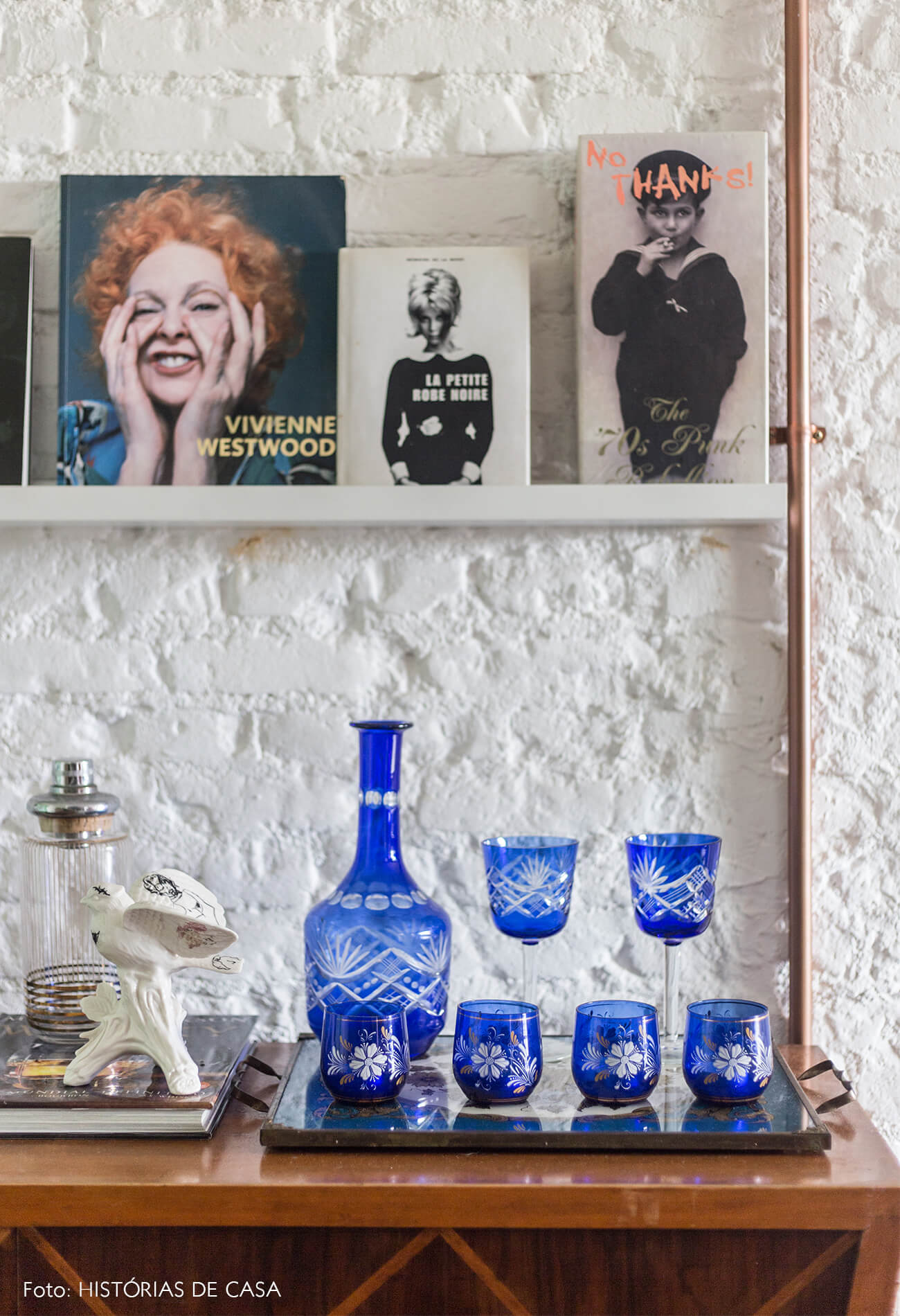 casa decoração bar madeira parede tijolinhos brancos