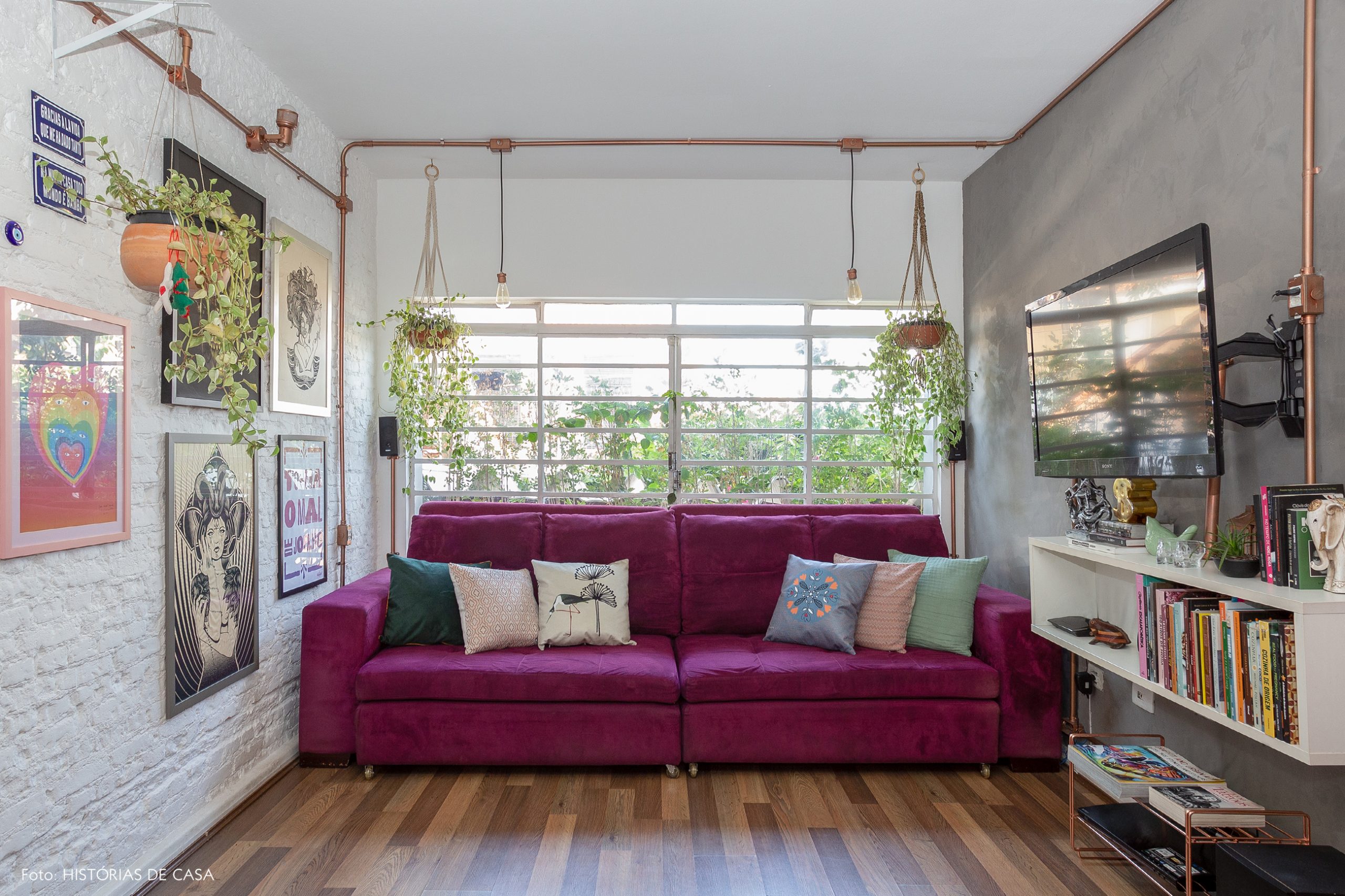casa decoração sala parede de tijolinhos branco cano de cobre aparente