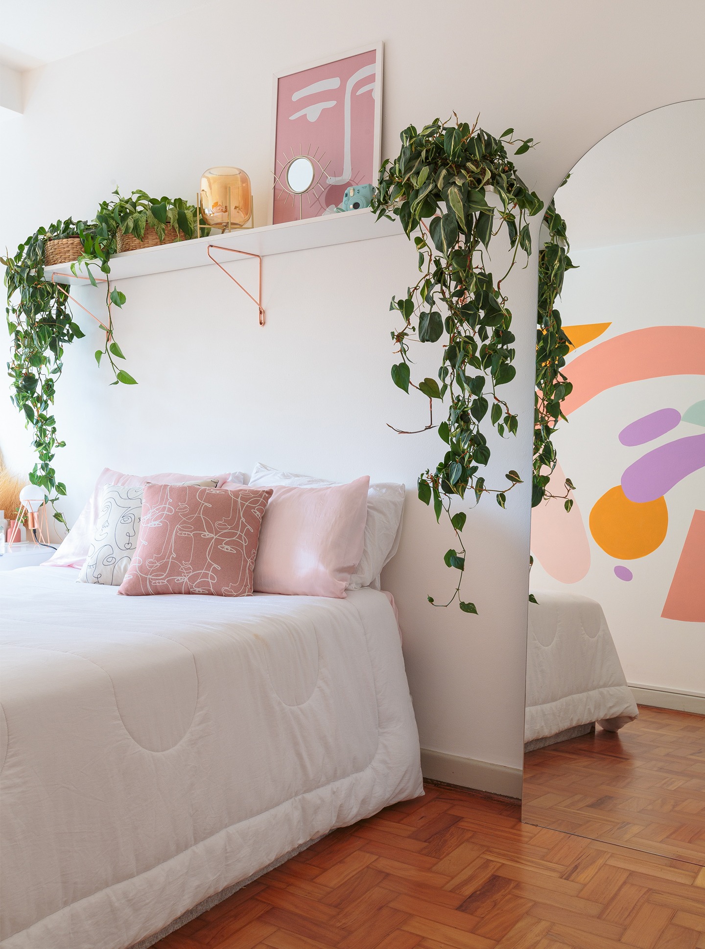 decoração ape alugado quarto com pintura organica na parede