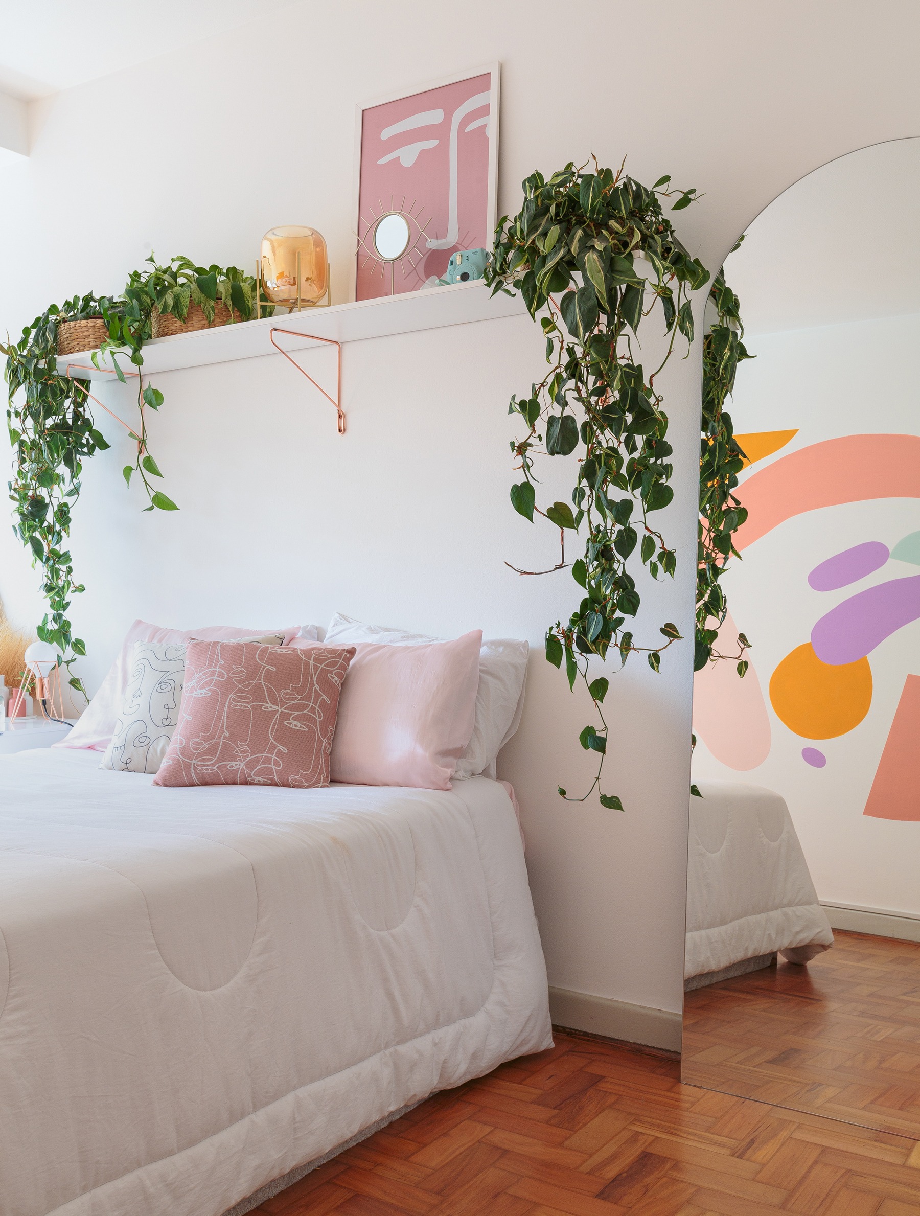 decoração ape alugado quarto com pintura organica na parede
