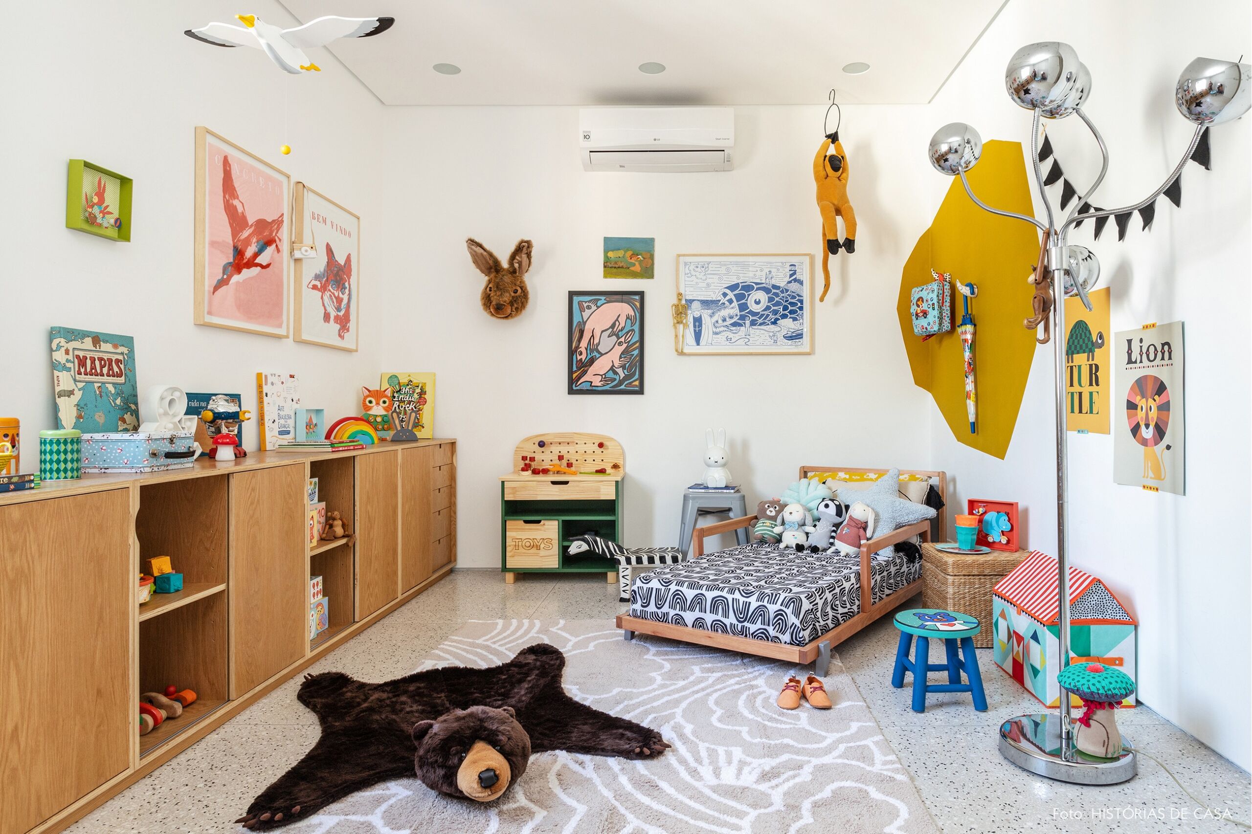 quarto infantil colorido tapete urso oficina criança madeira cesto