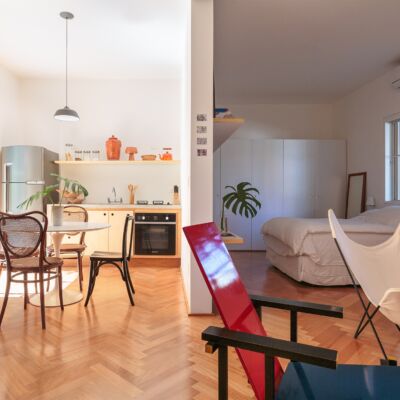 sala cozinha cadeira red and blue.