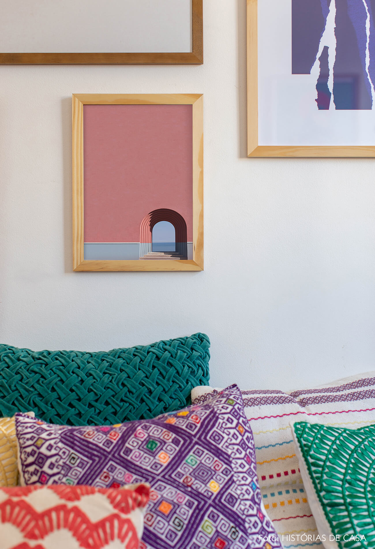 decoração quadros obrah detalhes almofadas colorida