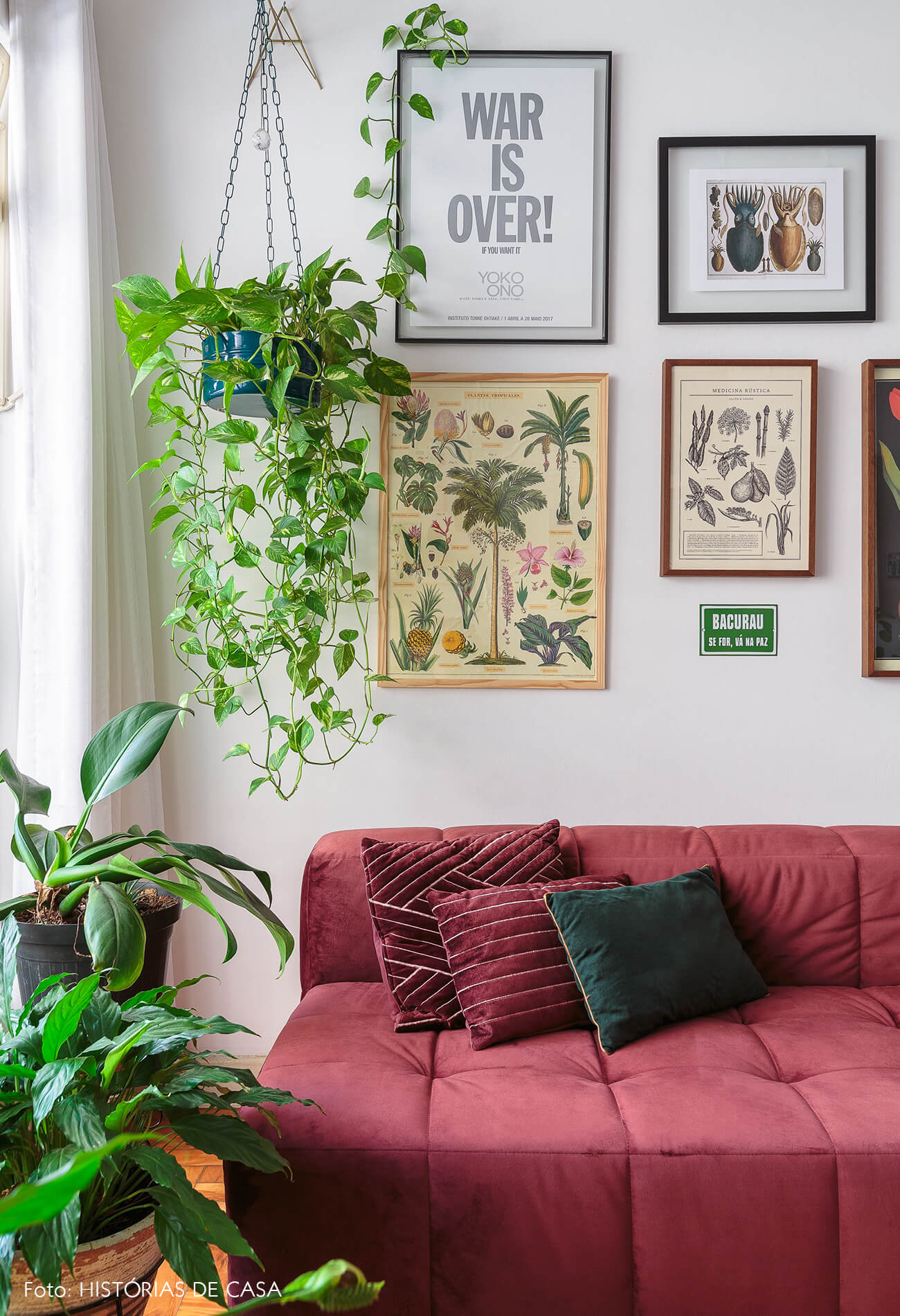 decoração sala sofa vermelho