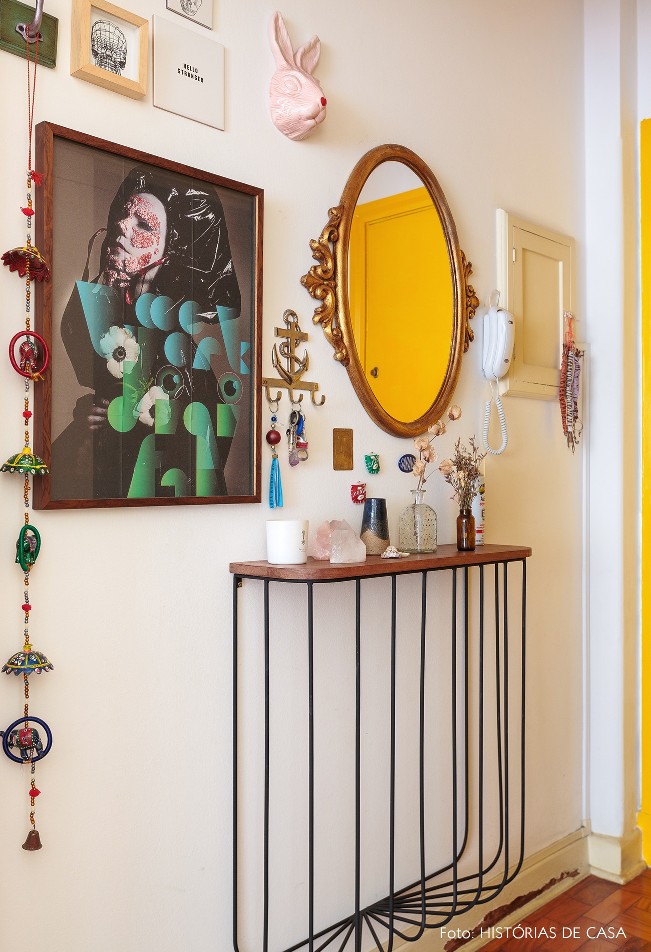 decoração hall mesa pés ferro espelho vintage