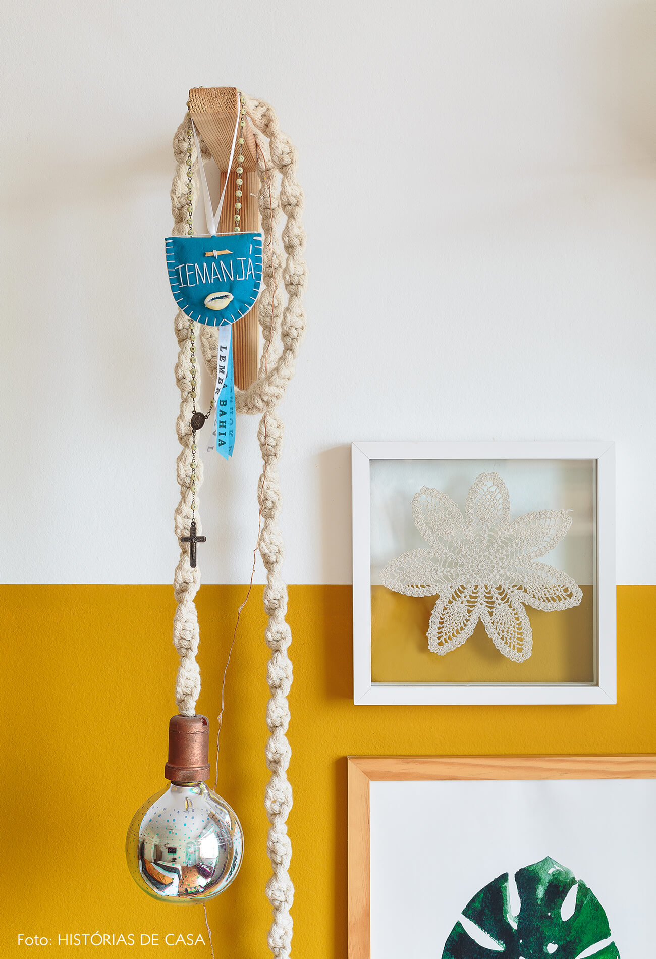 decoração quarto meia parede mostarda luminaria choche