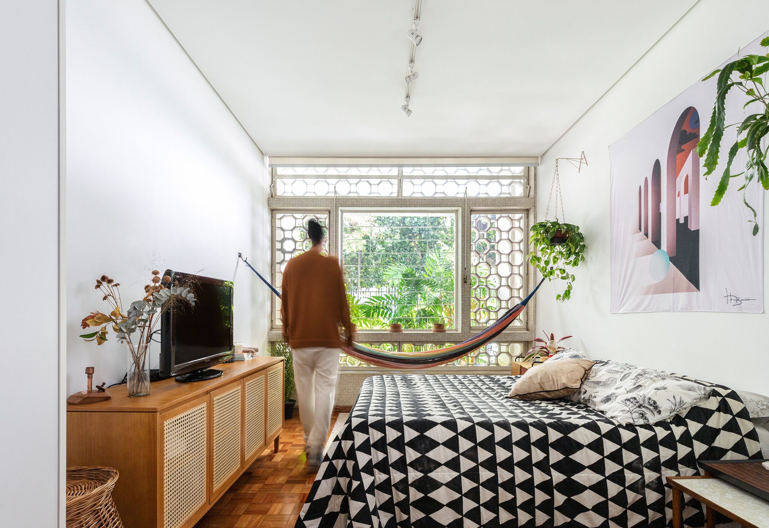 quarto com plantas em apartamento antigo