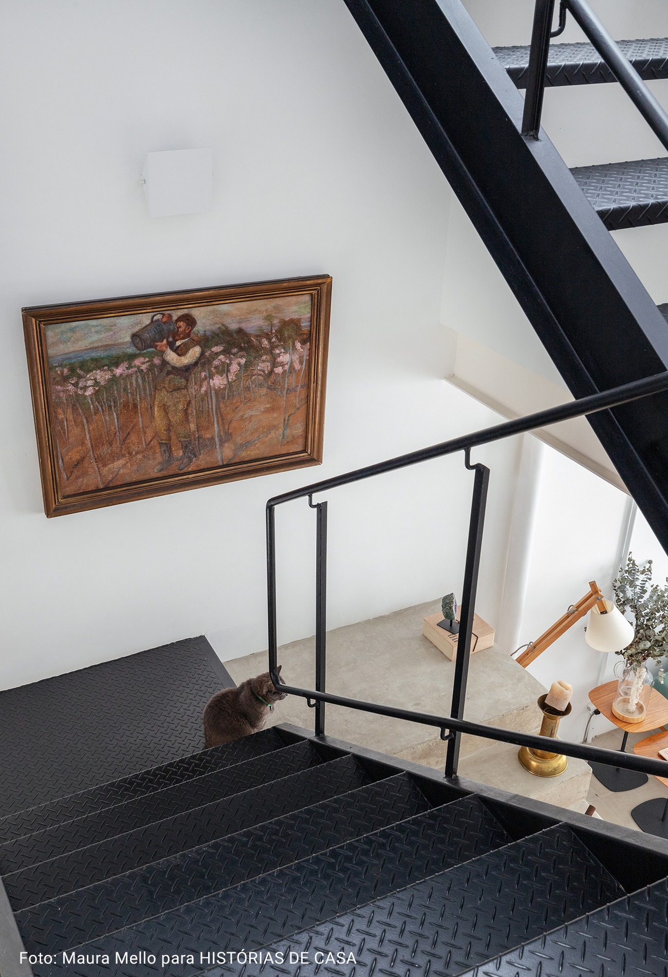 escasa em casa com pegada industrial