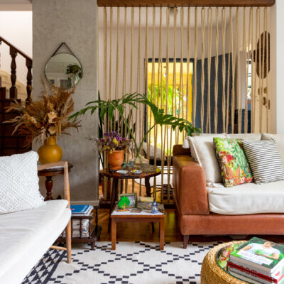 sala com tapete geométrico