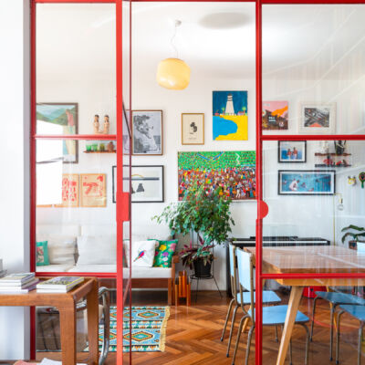 Portas de serralheria e vidro na cor vermelha, portas coloridas