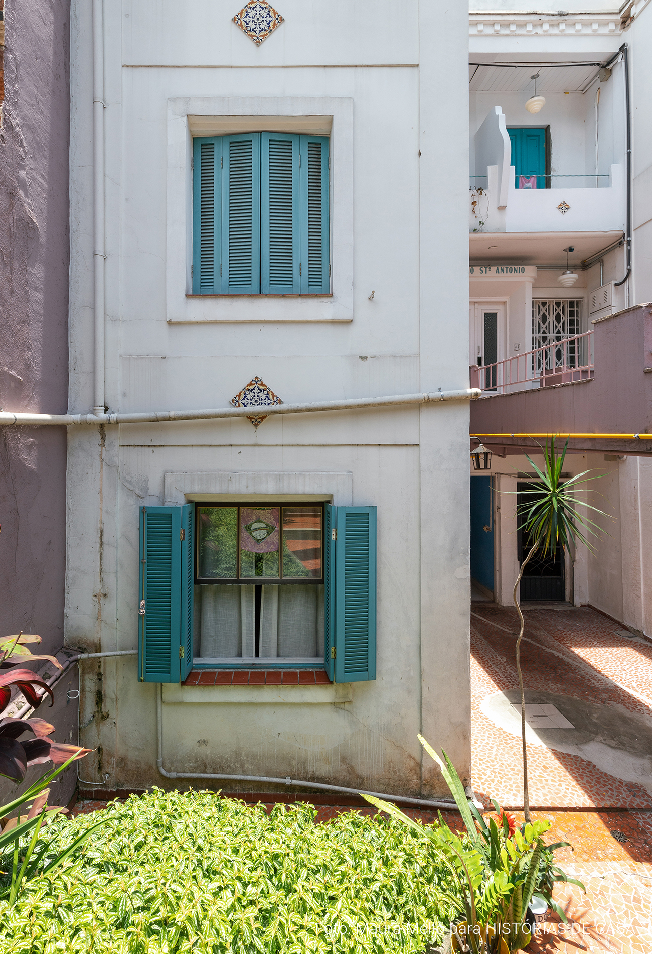 Antes e Depois pintura fachada colorida, prédio Santo Antônio Histórias de Casa