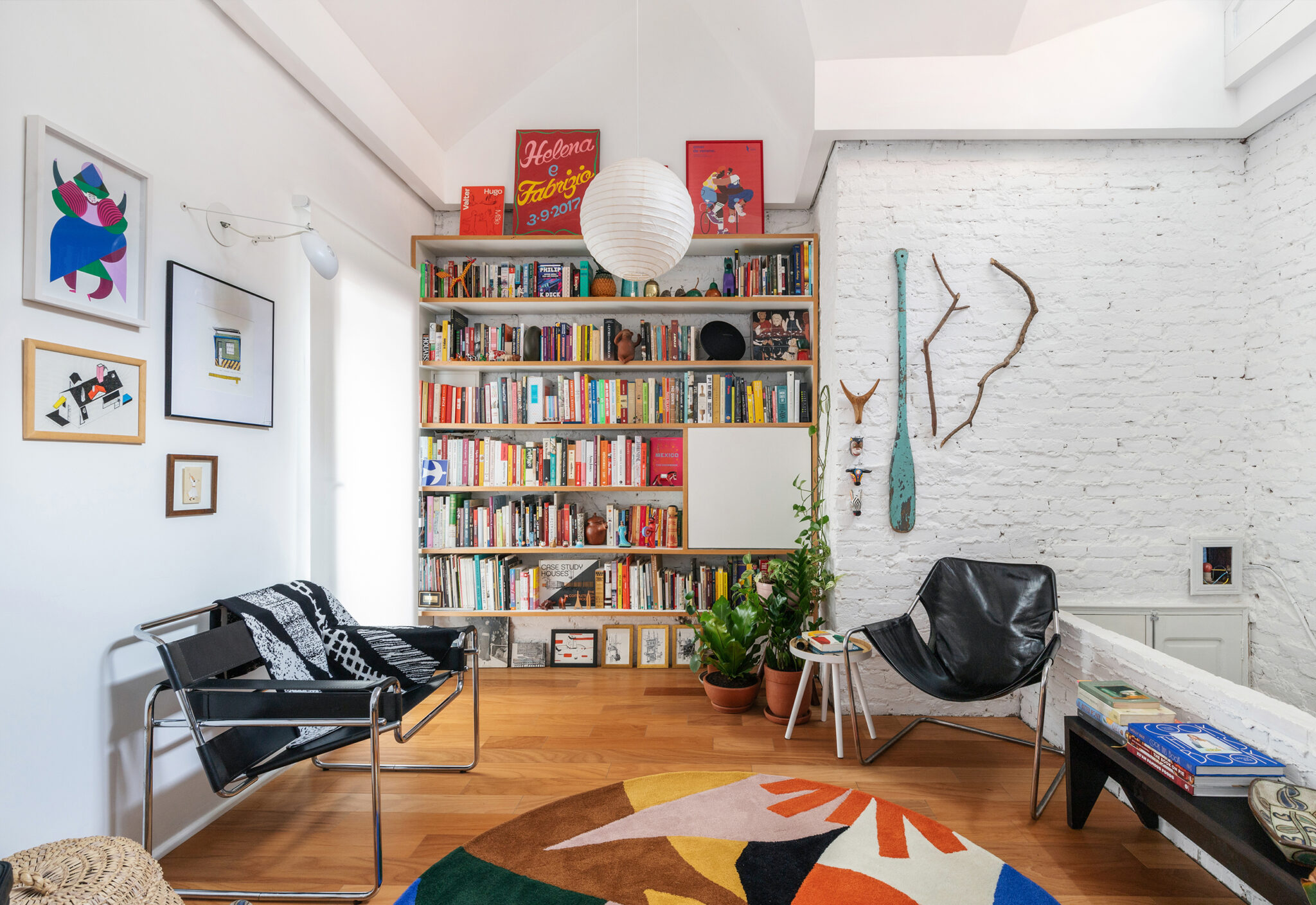 Apartamento em prédio antigo parede de tijolinho