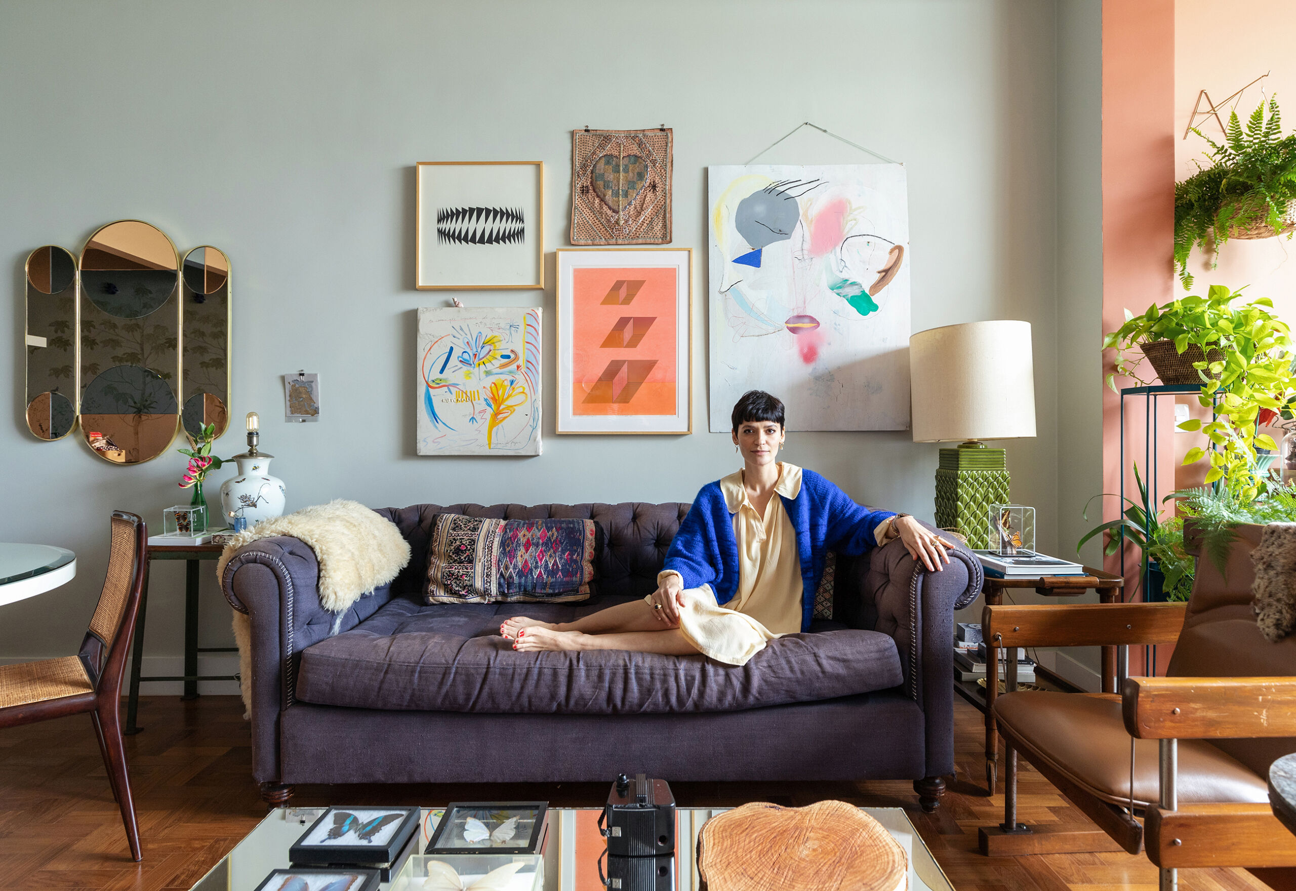 O apartamento colorido da maquiadora Vanessa Rozan