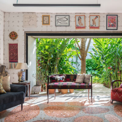 Casa com jardim, arquitetura e reforma com alma, piso de granilite