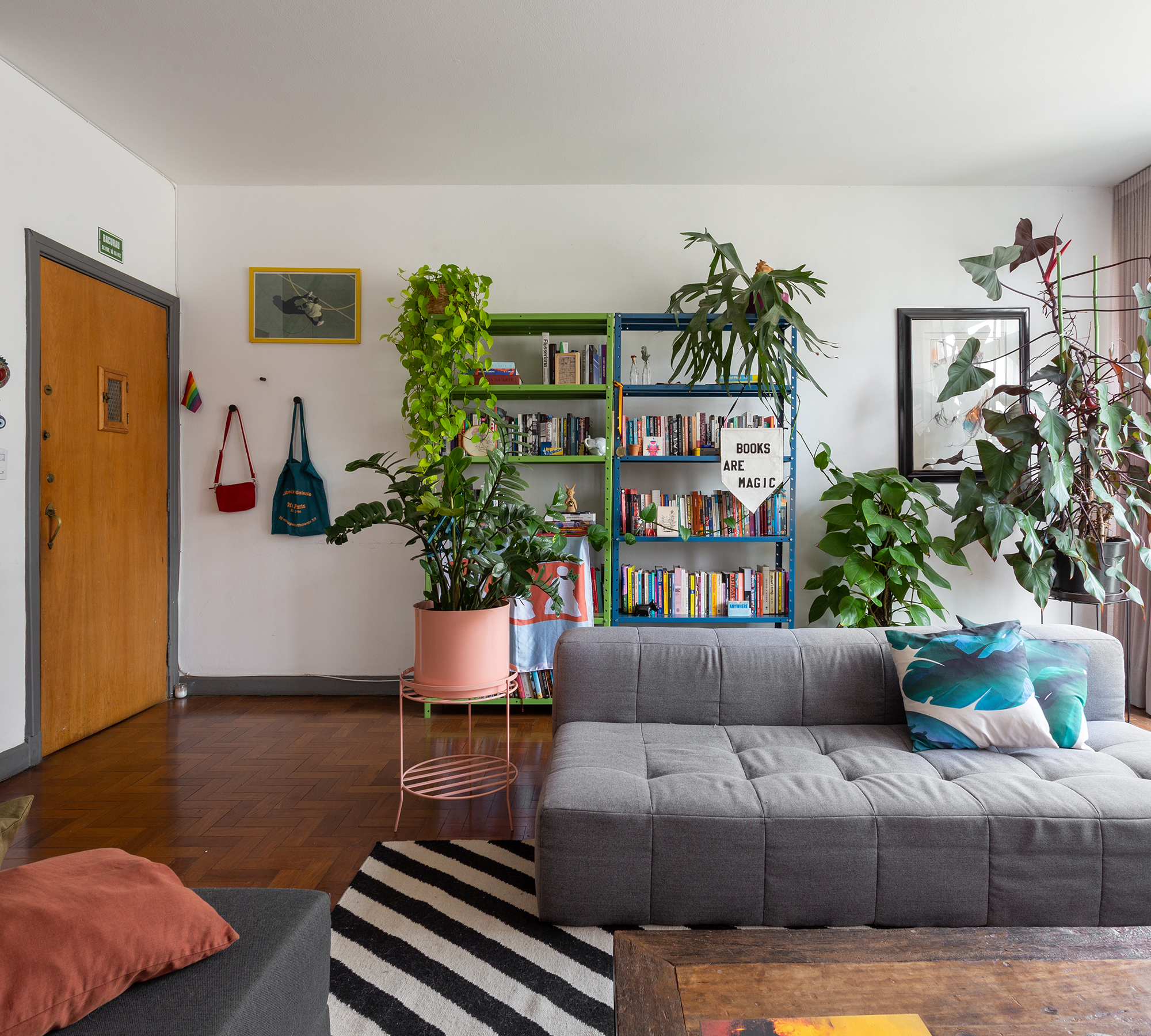 Apartamento alugado e colorido com boas ideias