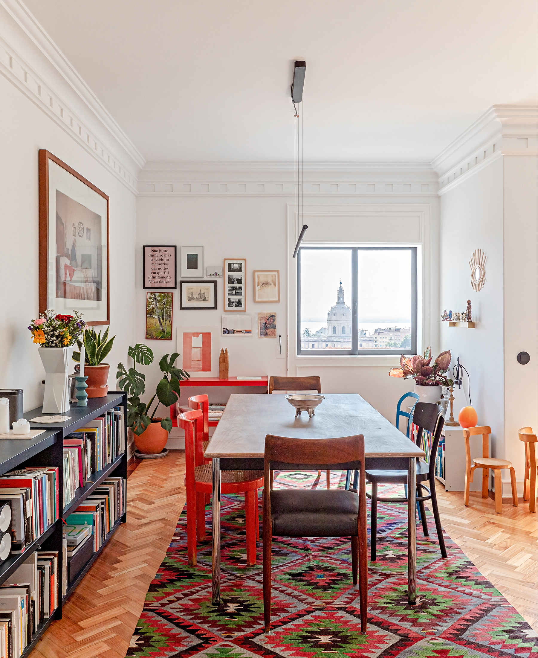 Apartamento em Portugal com decoração afetiva