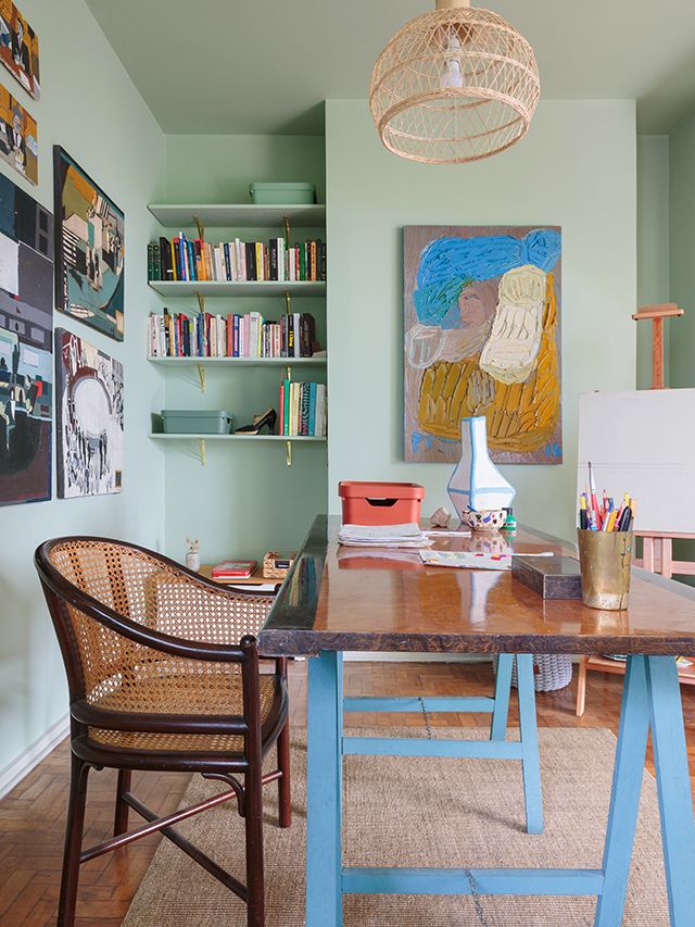 Home office colorido, antes e depois