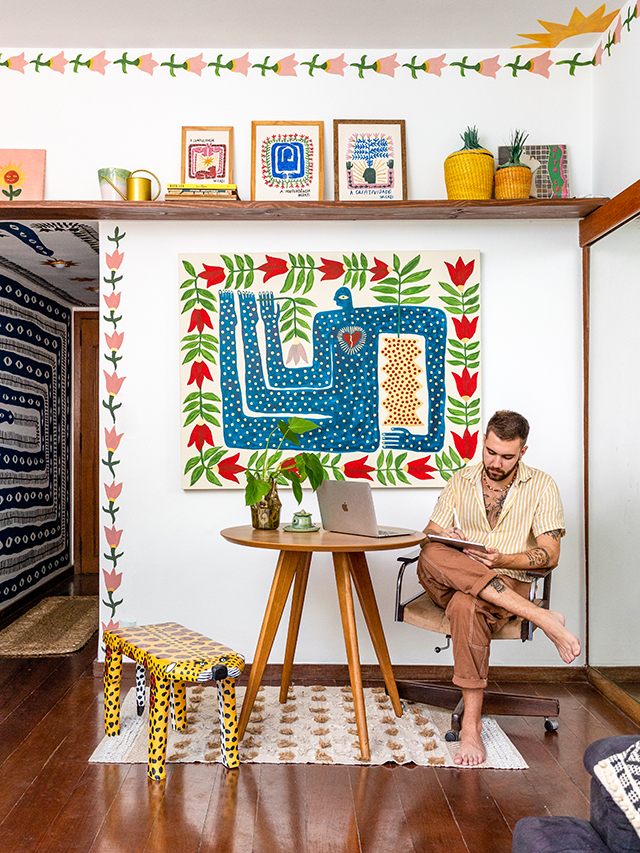A casa do artista João Incerti, colorida e criativa