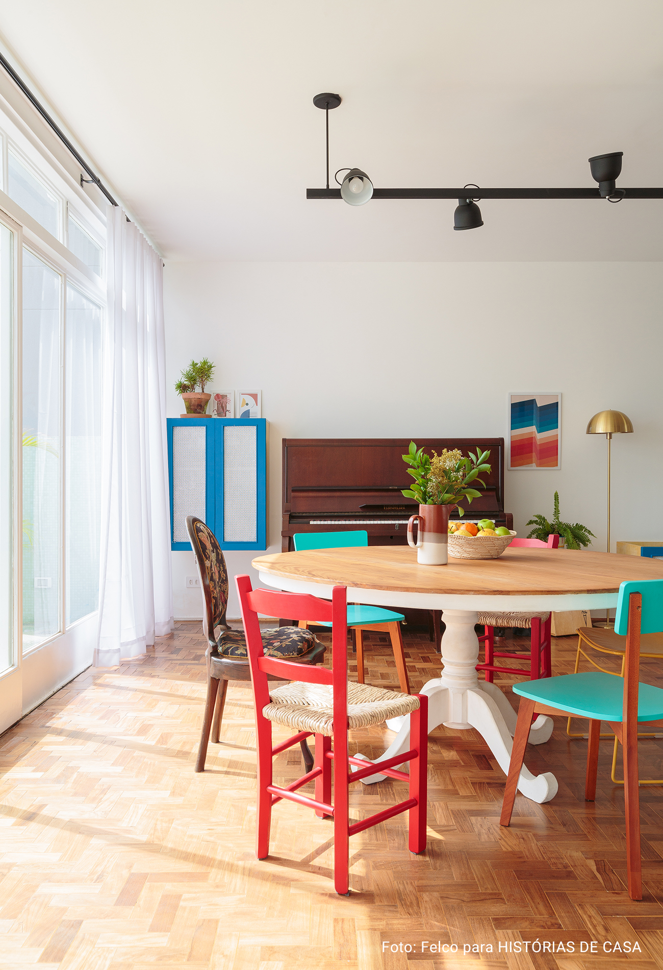 apartamento colorido, espaço integrado, varanda
