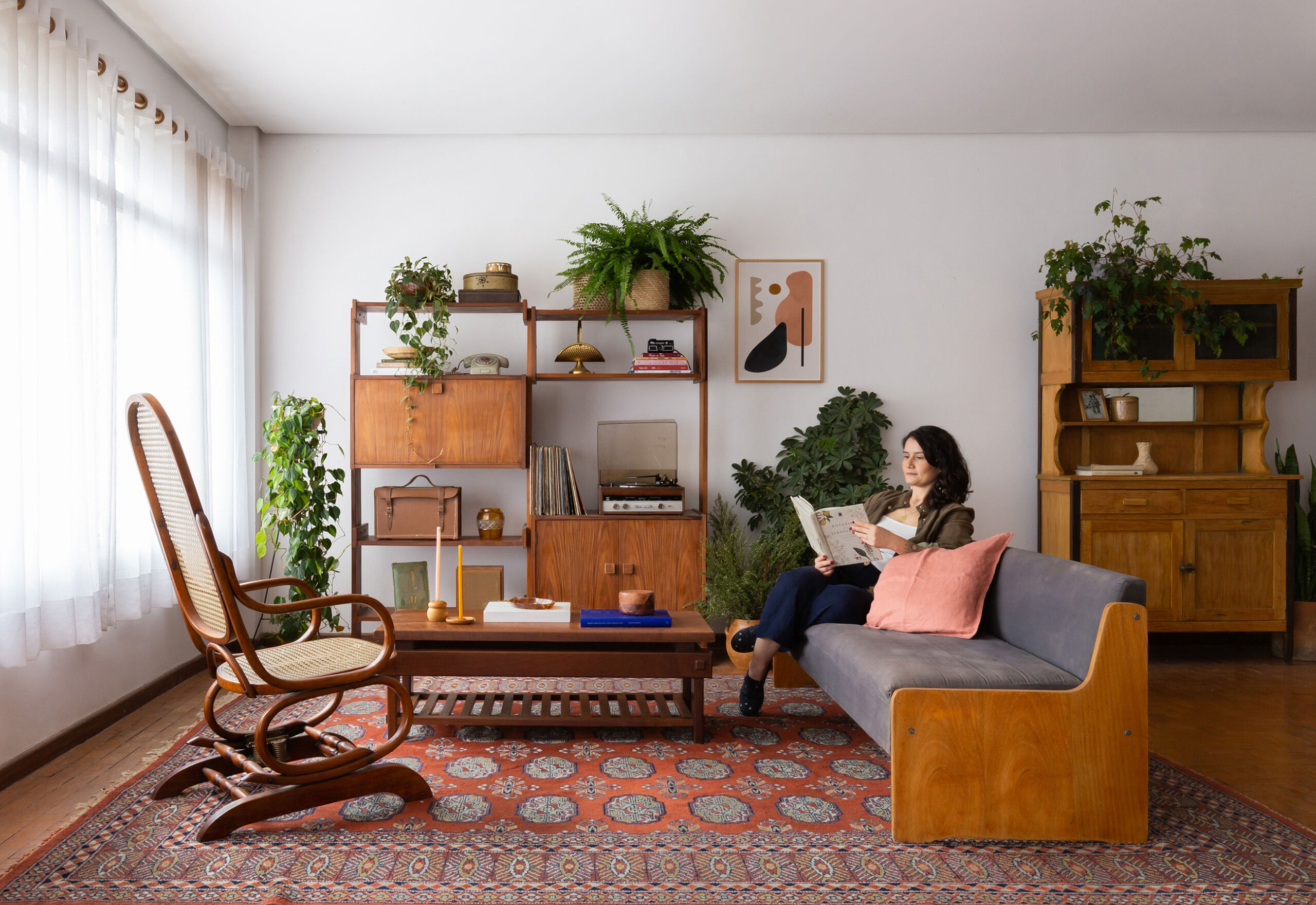 Móveis antigos garimpo antiquário antiguidades vintage Jardin Velharia