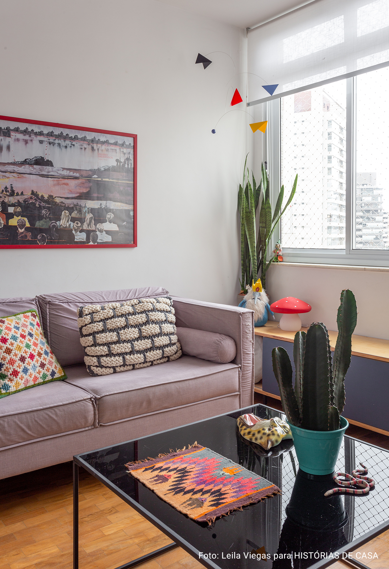 Apartamento moderno mobiliado colorido marcenaria