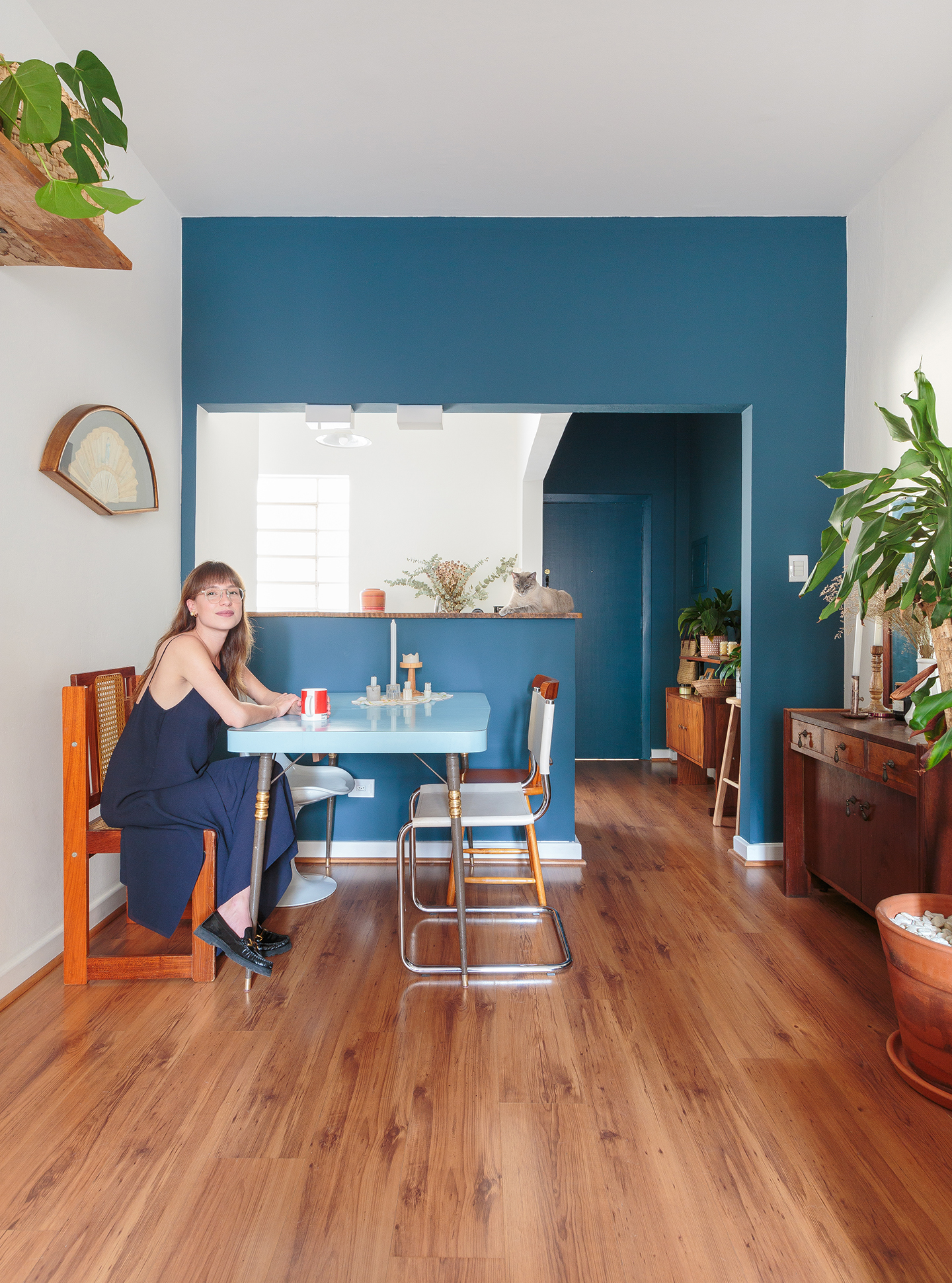 antes e depois, decoração, apartamento decorado, pintura, apartamento colorido, parede azul
