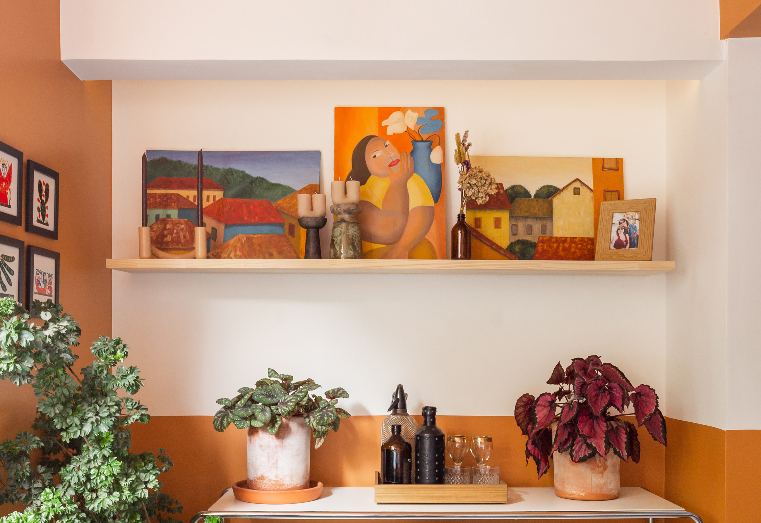 Antes e depois sala de jantar colorida com plantas, apartamento em São Paulo