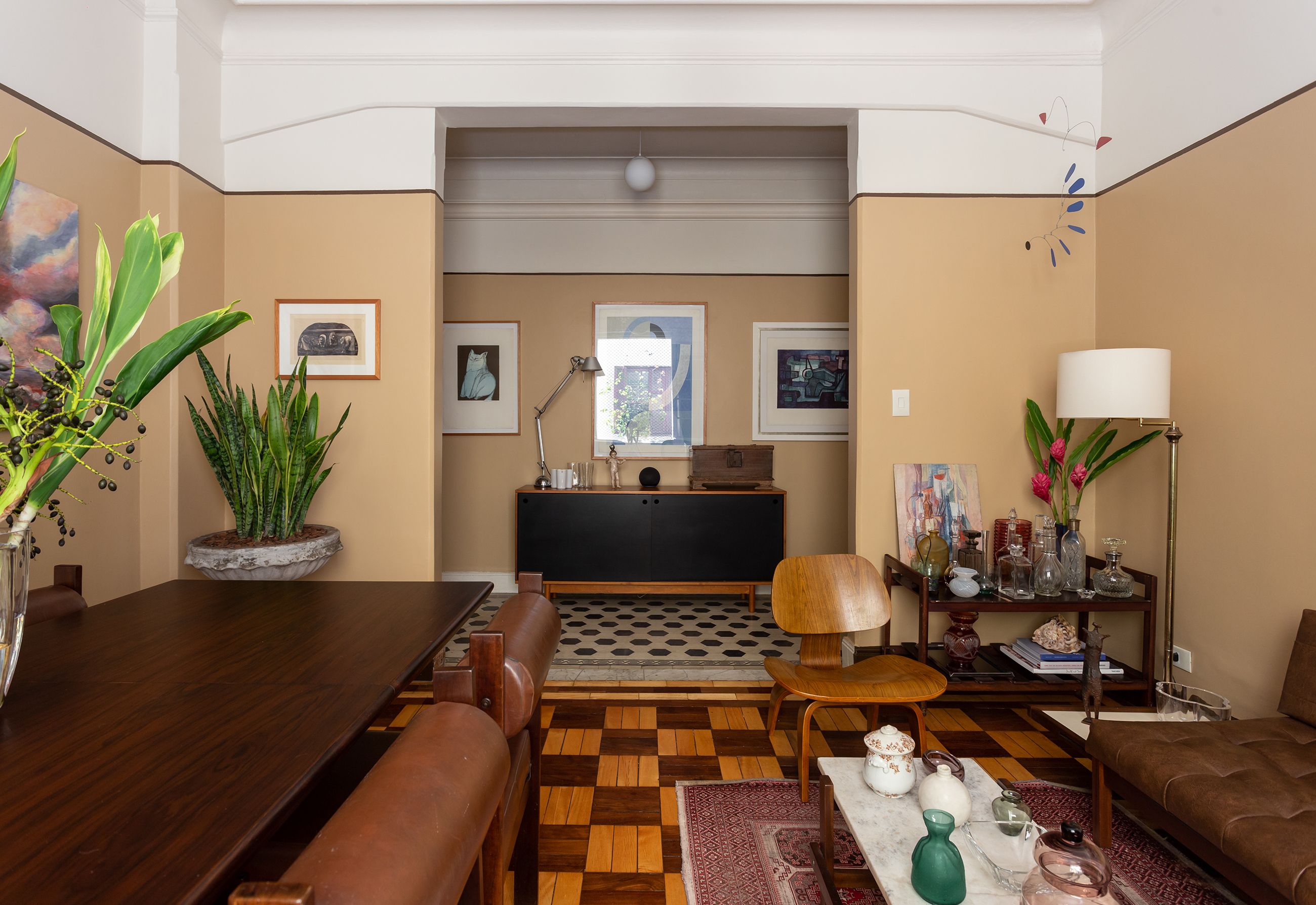 Antes e depois: reforma em apartamento antigo com decoração vintage.