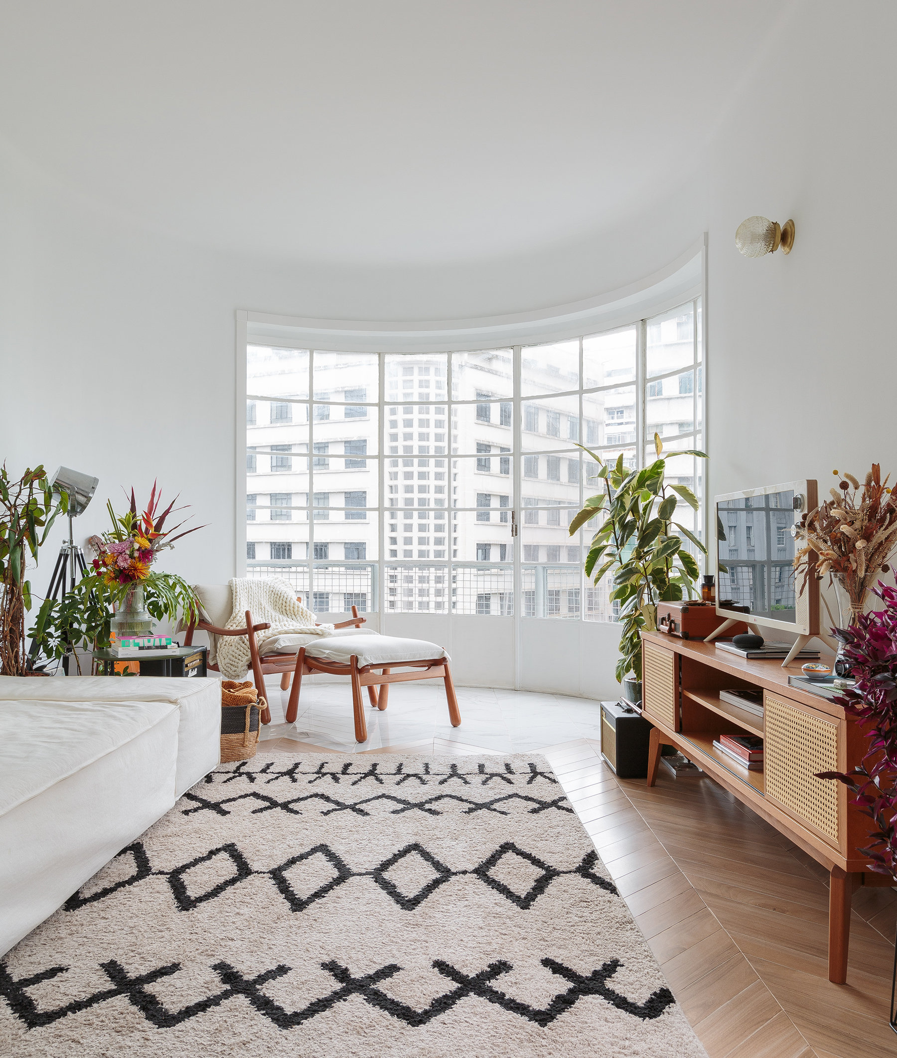 Calmaria e aconchego em um prédio charmoso de SP